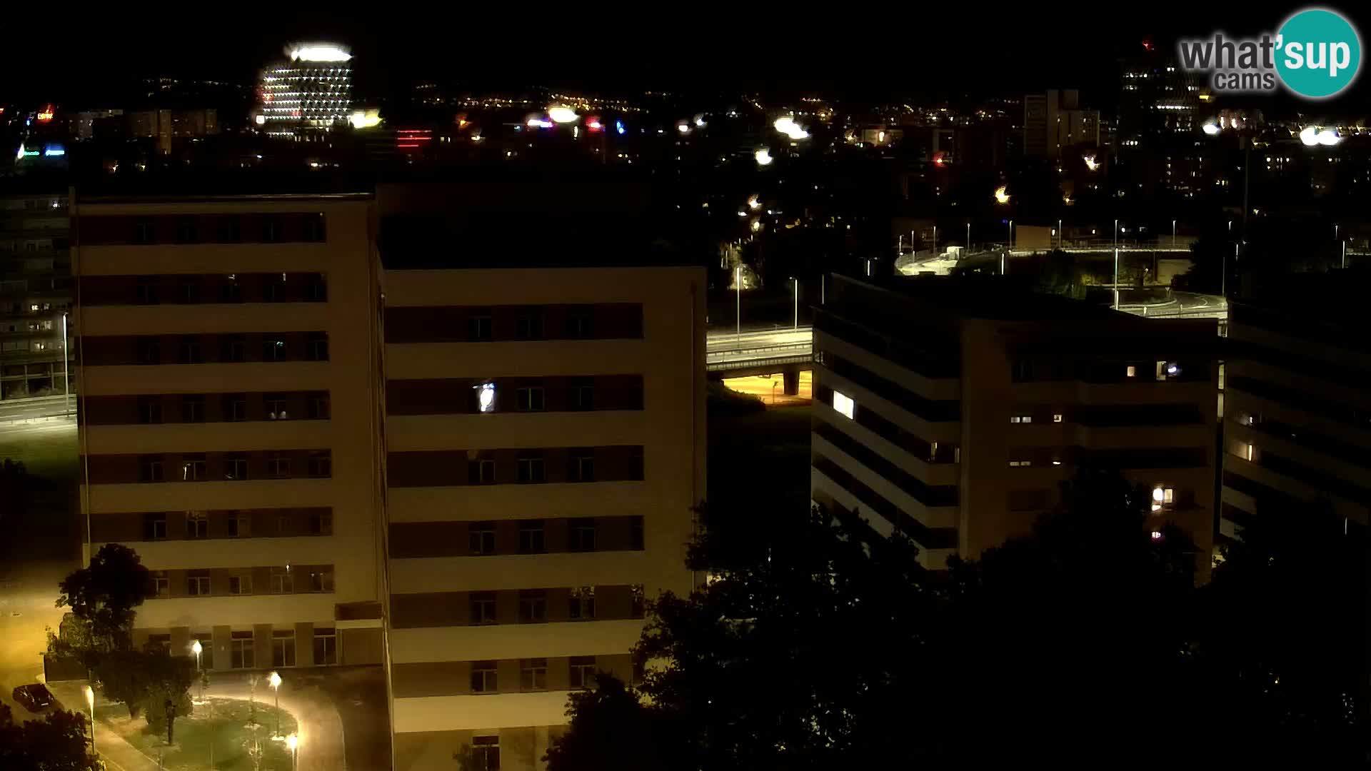Rond-point en direct traversant les avenues Slavonska et Marin Držić à Zagreb webcam