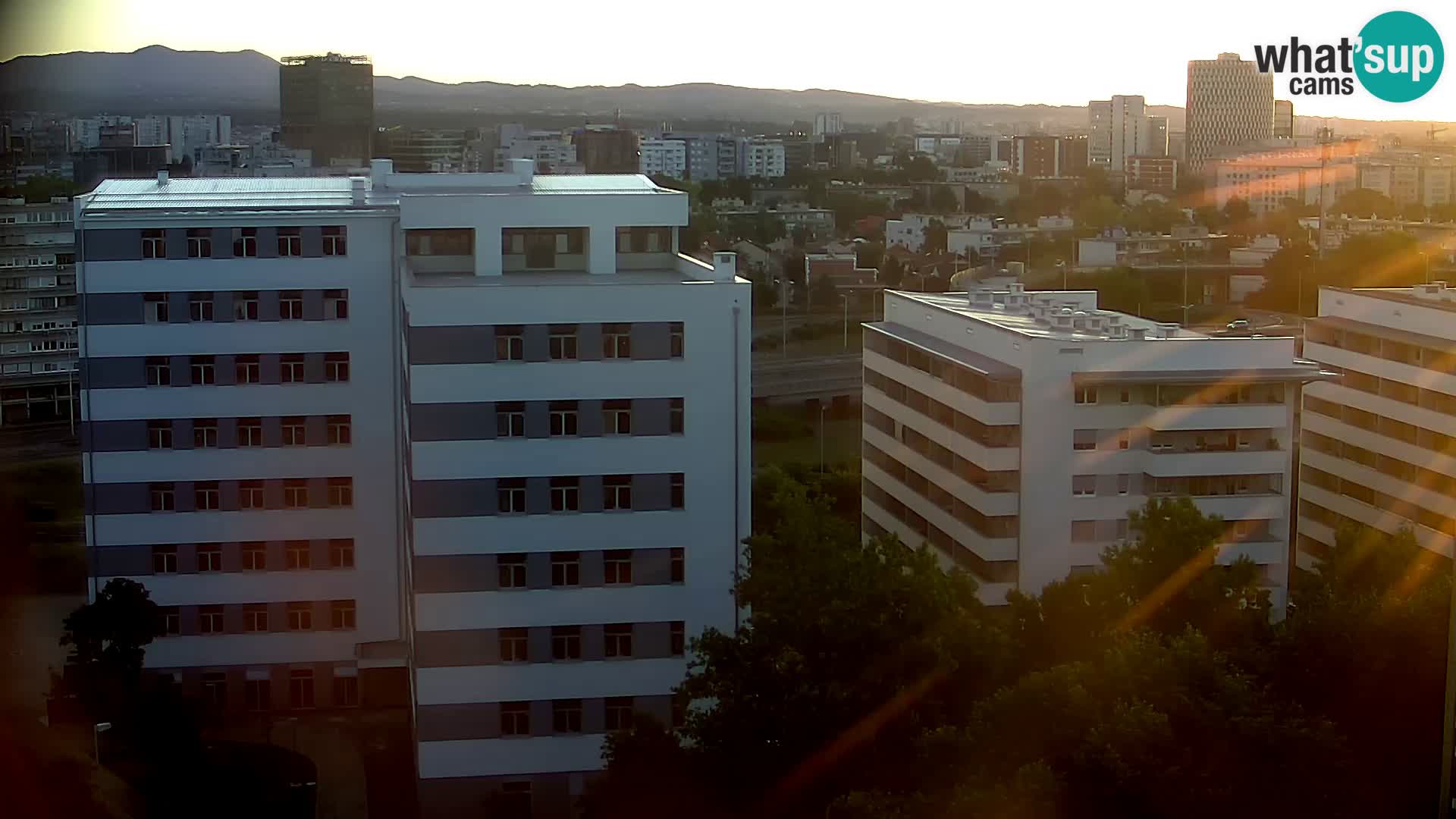 Krožišče Slavonske in Marin Držićeve ulice v Zagrebu v živo