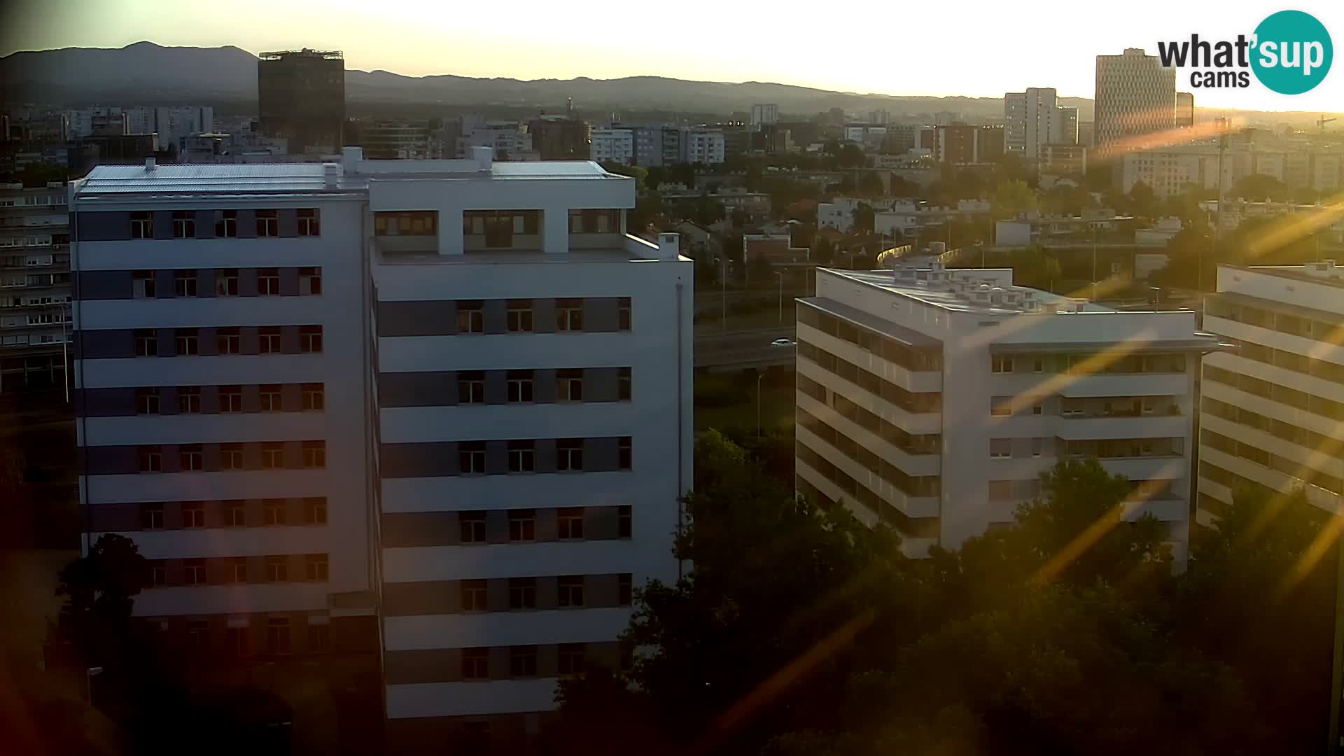 Live-Kreisverkehr Slavonska und Marin Držić Avenue zur Zagreb Webcam