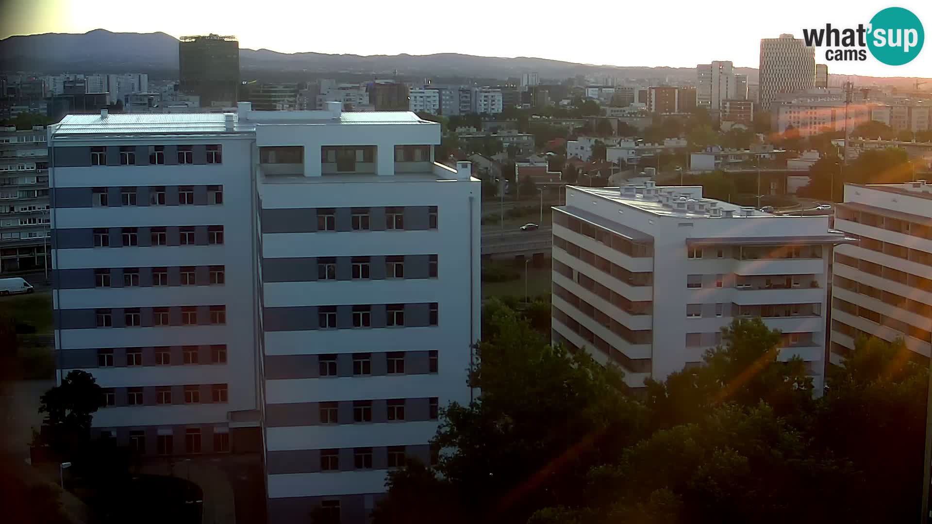 Rond-point en direct traversant les avenues Slavonska et Marin Držić à Zagreb webcam