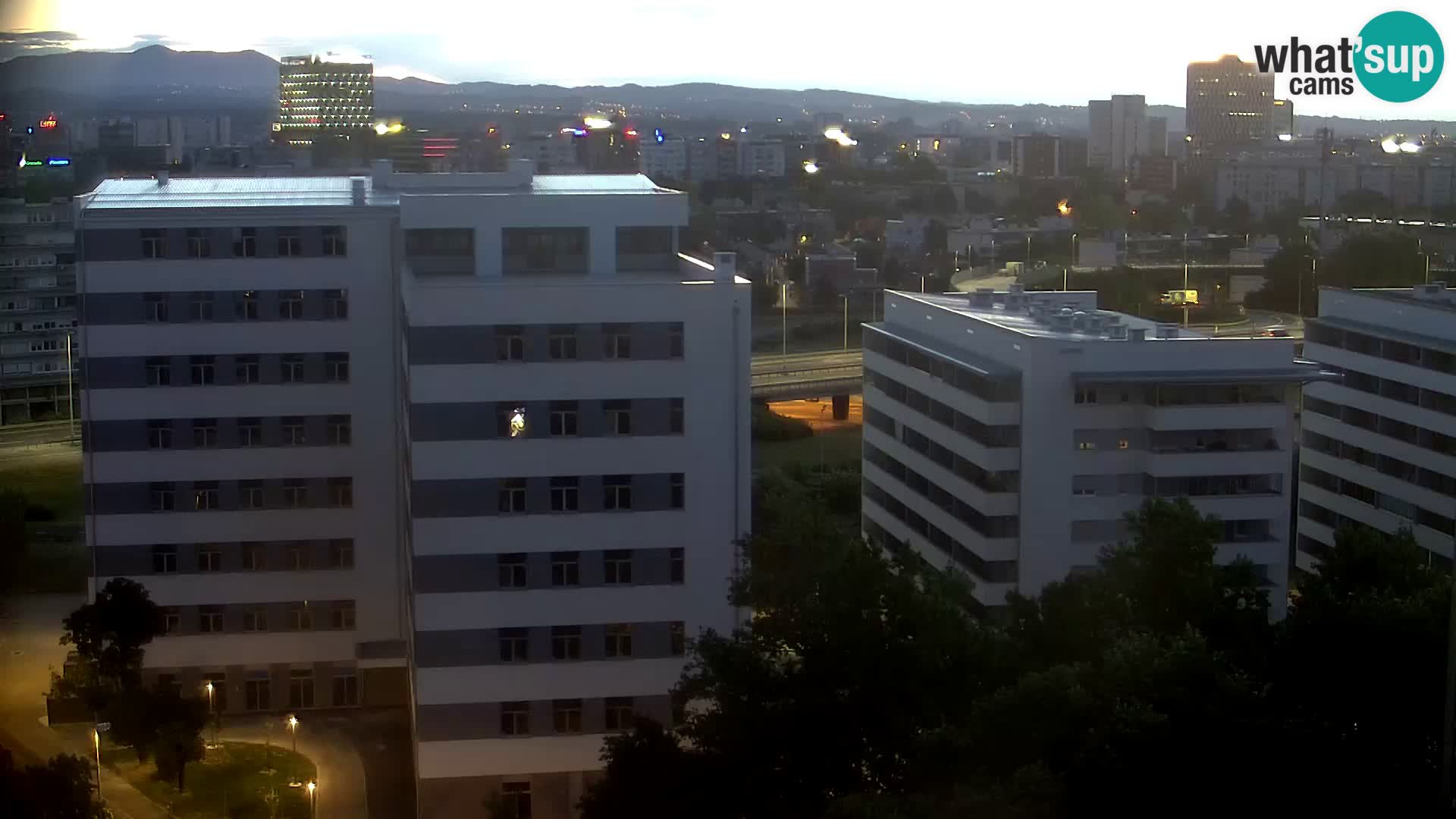 Live-Kreisverkehr Slavonska und Marin Držić Avenue zur Zagreb Webcam