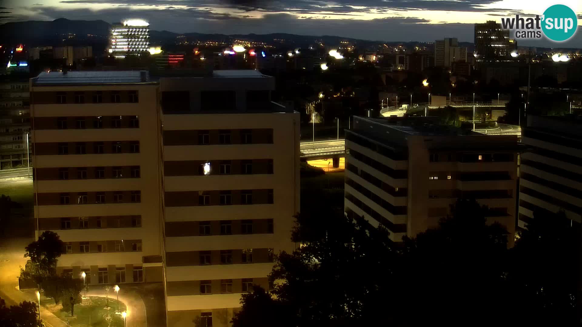 Krožišče Slavonske in Marin Držićeve ulice v Zagrebu v živo