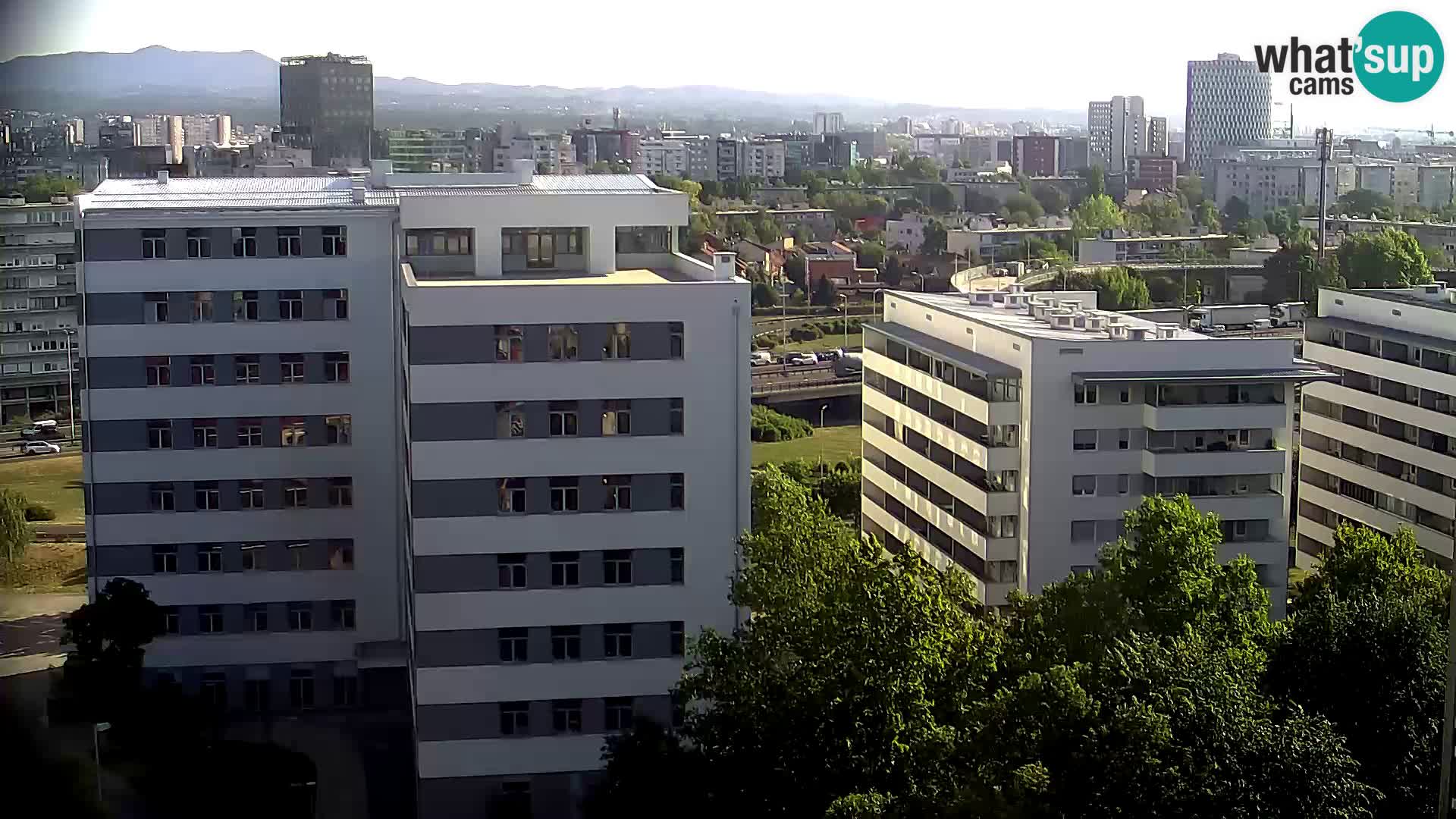 Live-Kreisverkehr Slavonska und Marin Držić Avenue zur Zagreb Webcam