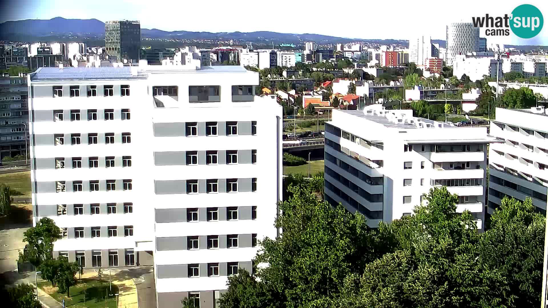Rond-point en direct traversant les avenues Slavonska et Marin Držić à Zagreb webcam