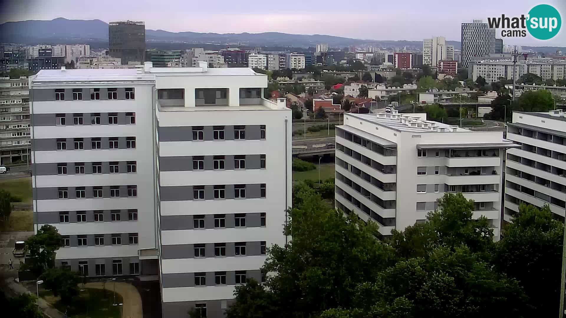 Live-Kreisverkehr Slavonska und Marin Držić Avenue zur Zagreb Webcam