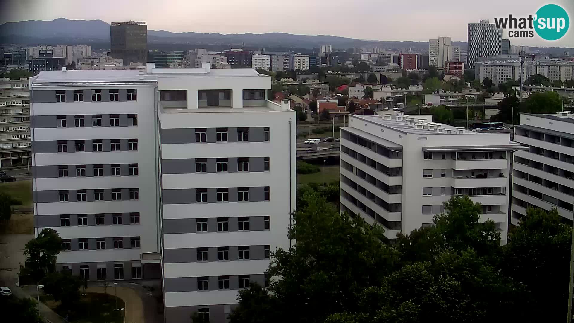 Rond-point en direct traversant les avenues Slavonska et Marin Držić à Zagreb webcam