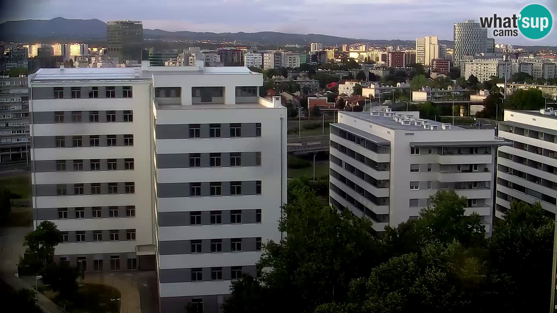 Web kamera Petlja Slavonska – Držićeva  – Zagreb Live