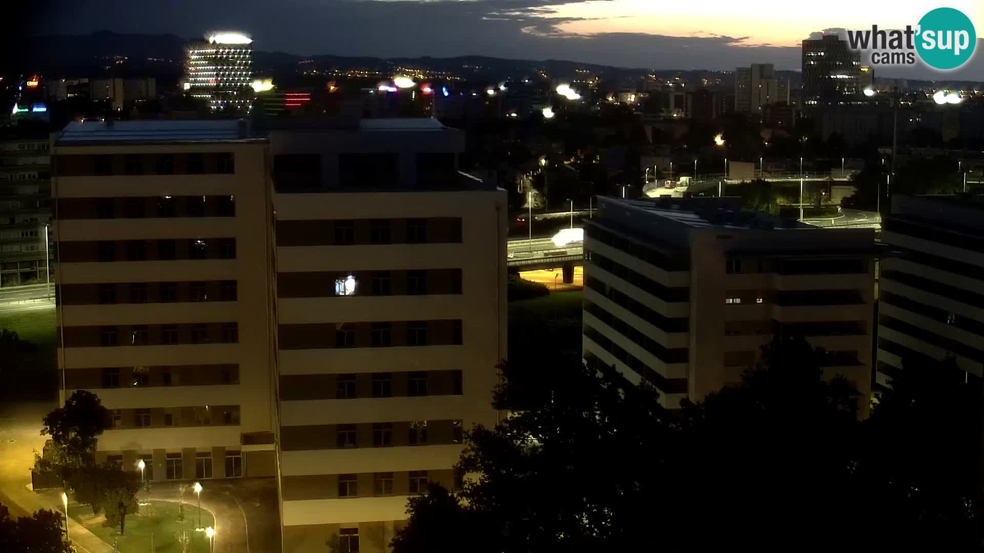 Rond-point en direct traversant les avenues Slavonska et Marin Držić à Zagreb webcam