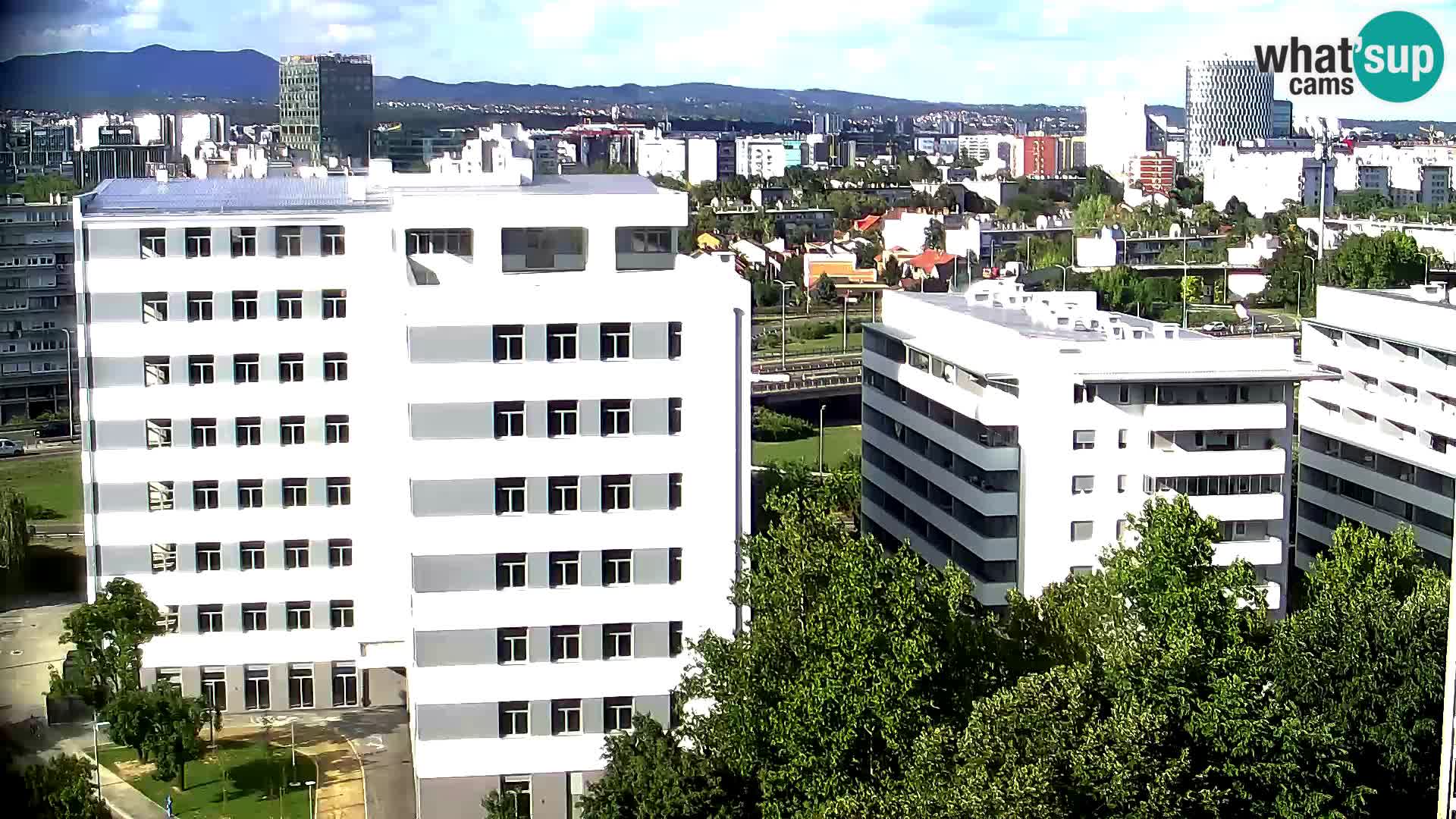 Rond-point en direct traversant les avenues Slavonska et Marin Držić à Zagreb webcam