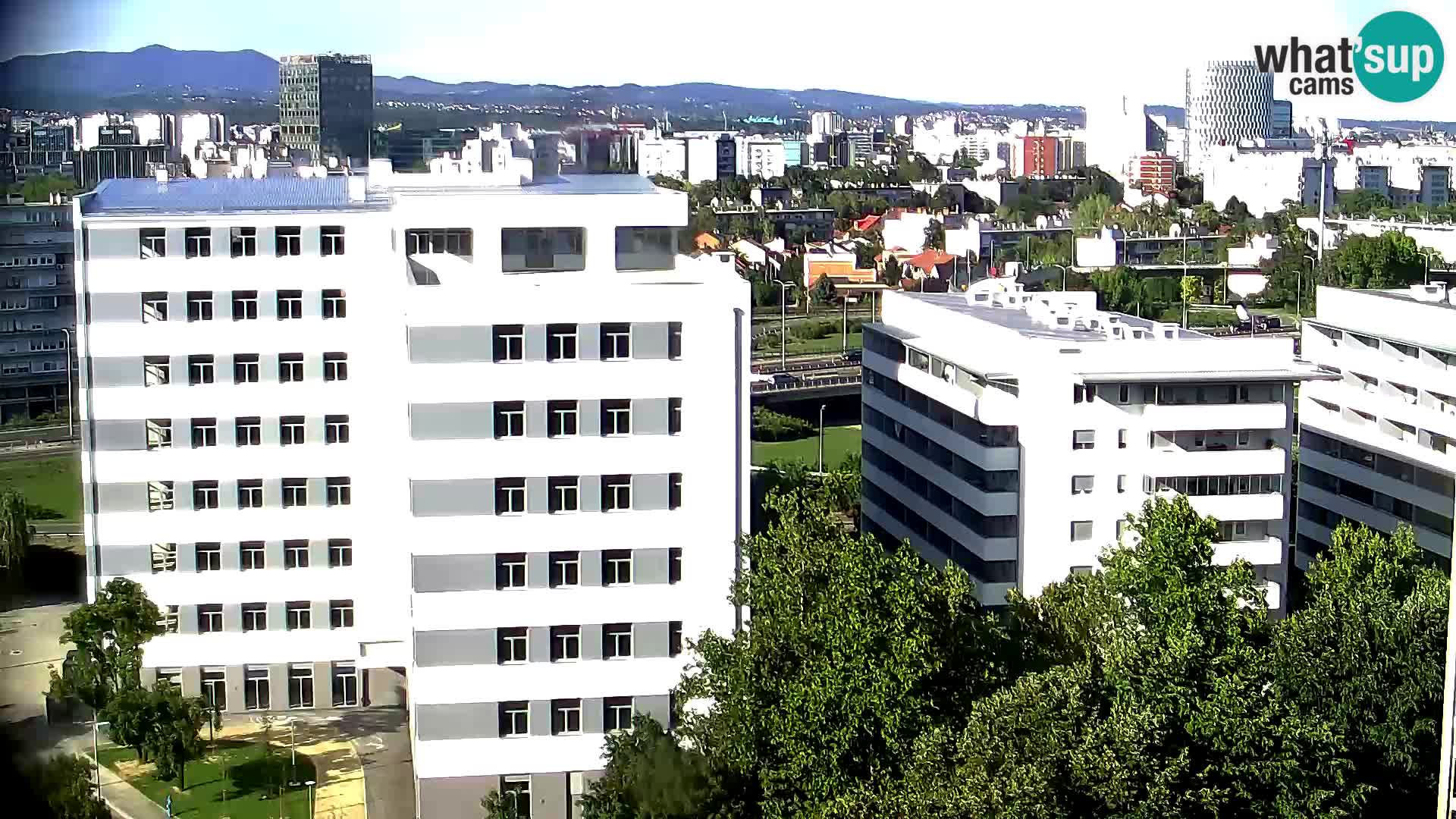 Rond-point en direct traversant les avenues Slavonska et Marin Držić à Zagreb webcam