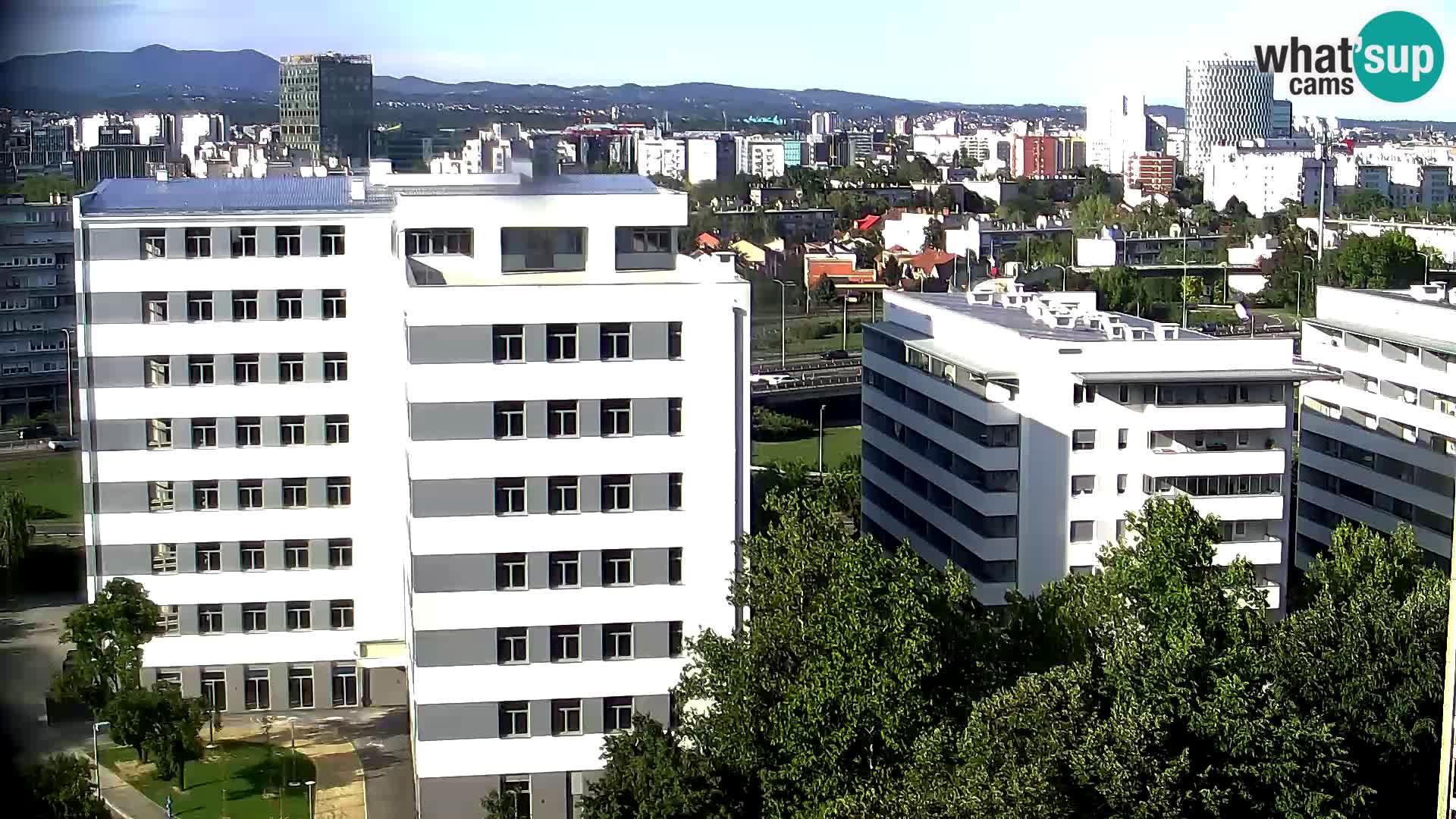 Rond-point en direct traversant les avenues Slavonska et Marin Držić à Zagreb webcam