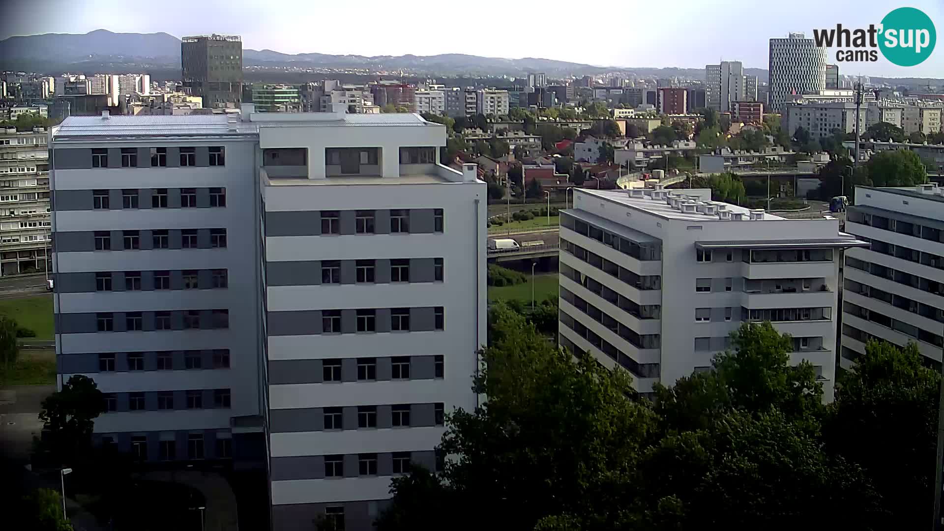 Live-Kreisverkehr Slavonska und Marin Držić Avenue zur Zagreb Webcam