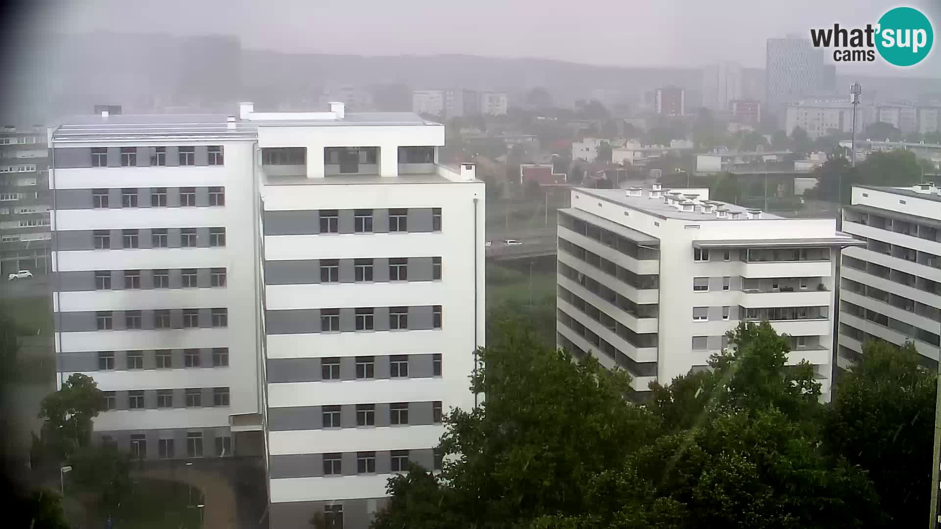 Live-Kreisverkehr Slavonska und Marin Držić Avenue zur Zagreb Webcam