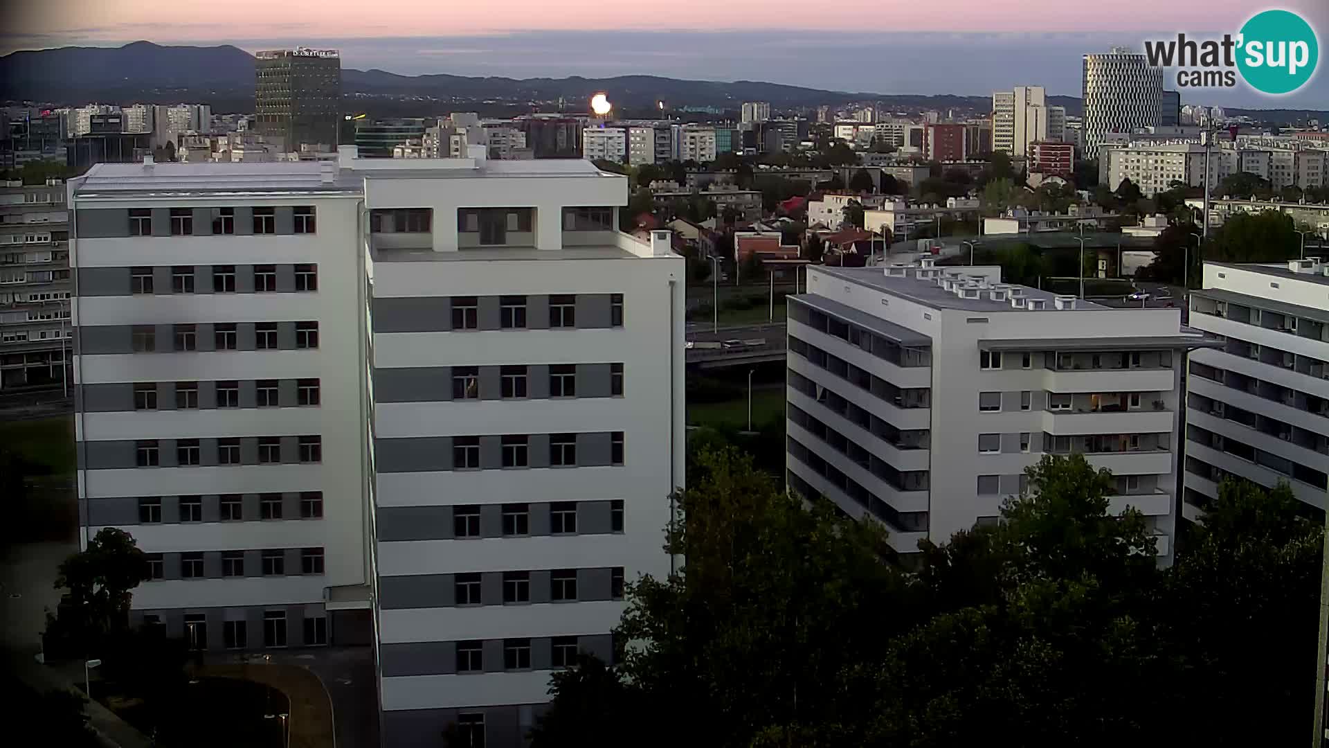 Krožišče Slavonske in Marin Držićeve ulice v Zagrebu v živo