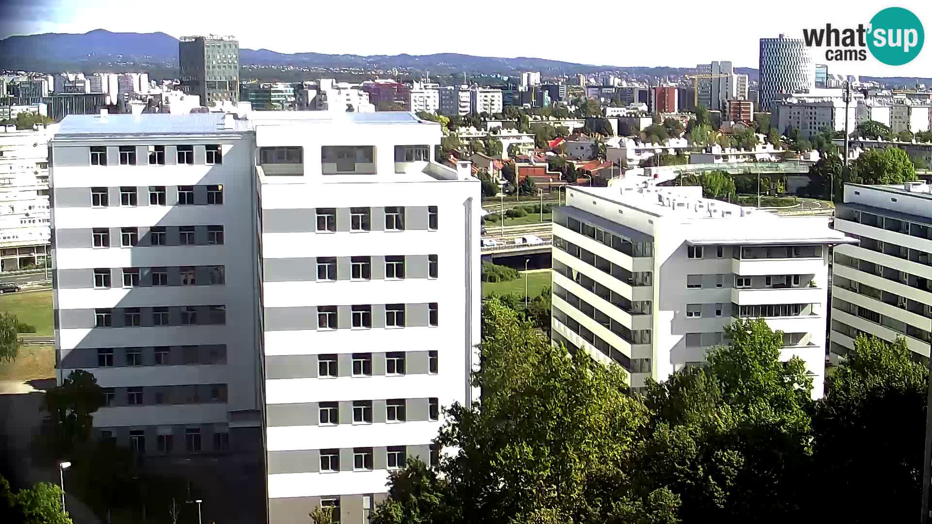 Rond-point en direct traversant les avenues Slavonska et Marin Držić à Zagreb webcam