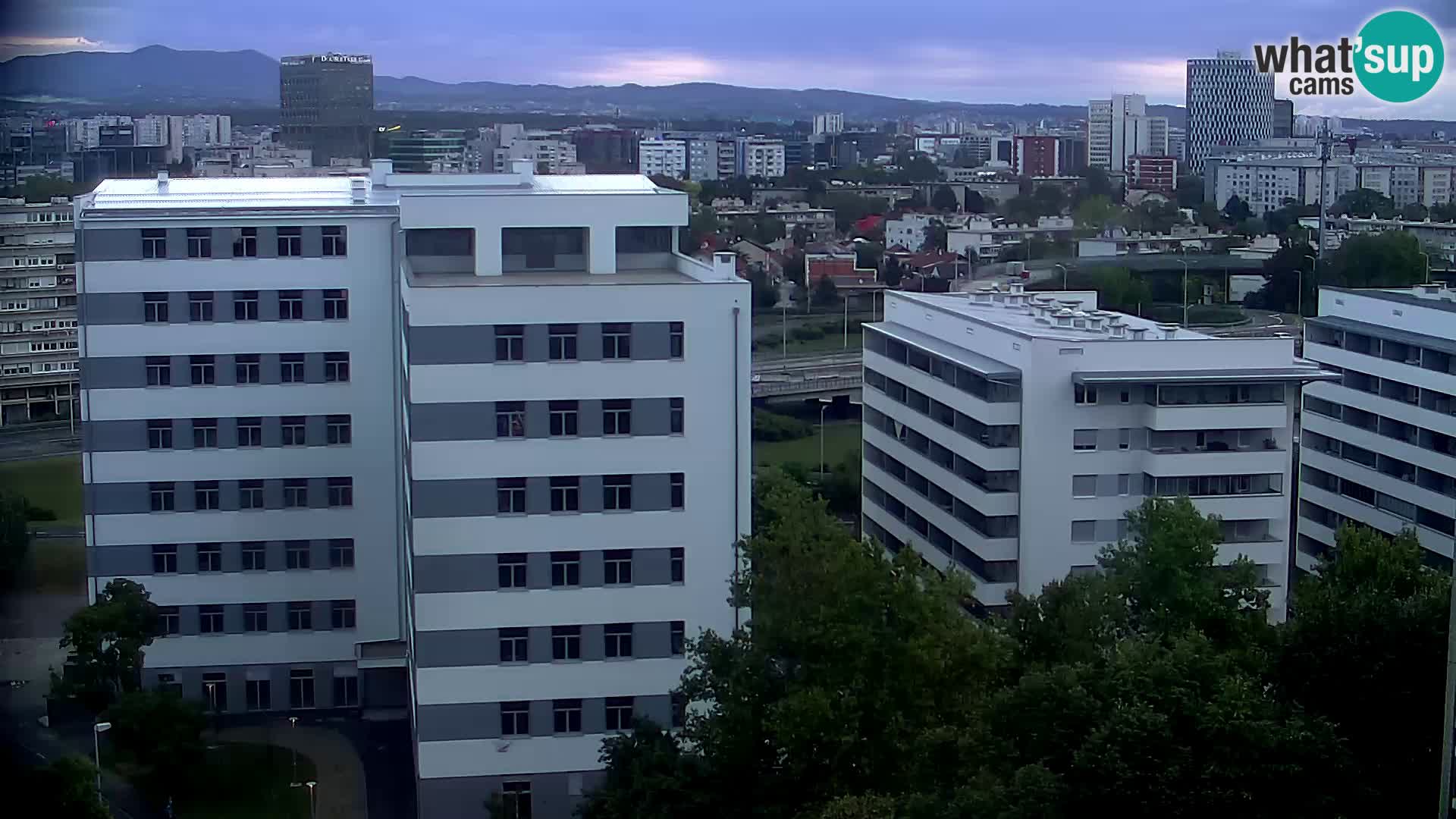 Live-Kreisverkehr Slavonska und Marin Držić Avenue zur Zagreb Webcam