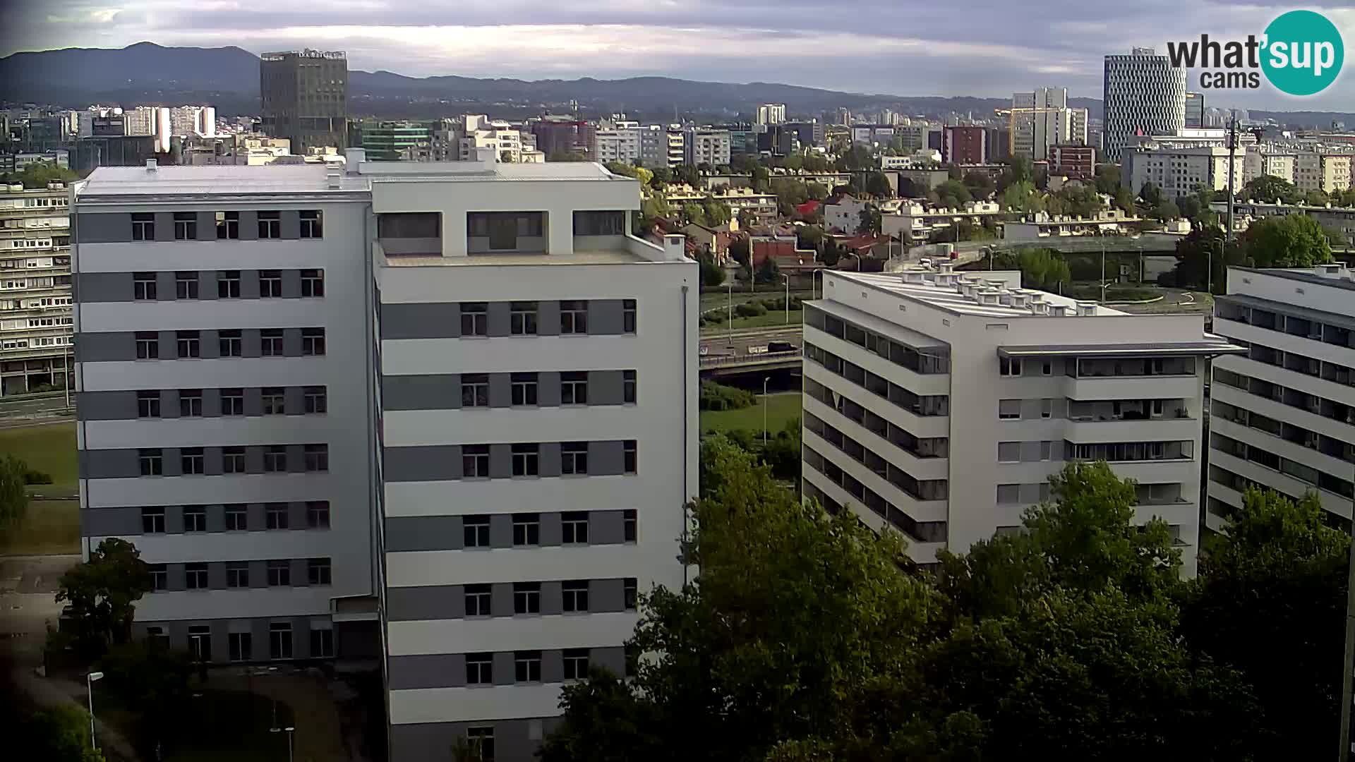 Web kamera Petlja Slavonska – Držićeva  – Zagreb Live
