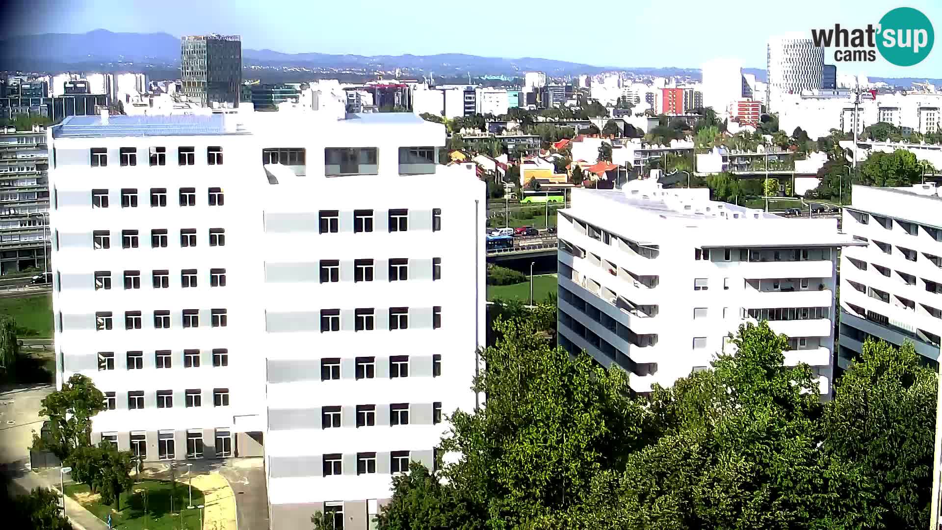 Web kamera Petlja Slavonska – Držićeva  – Zagreb Live