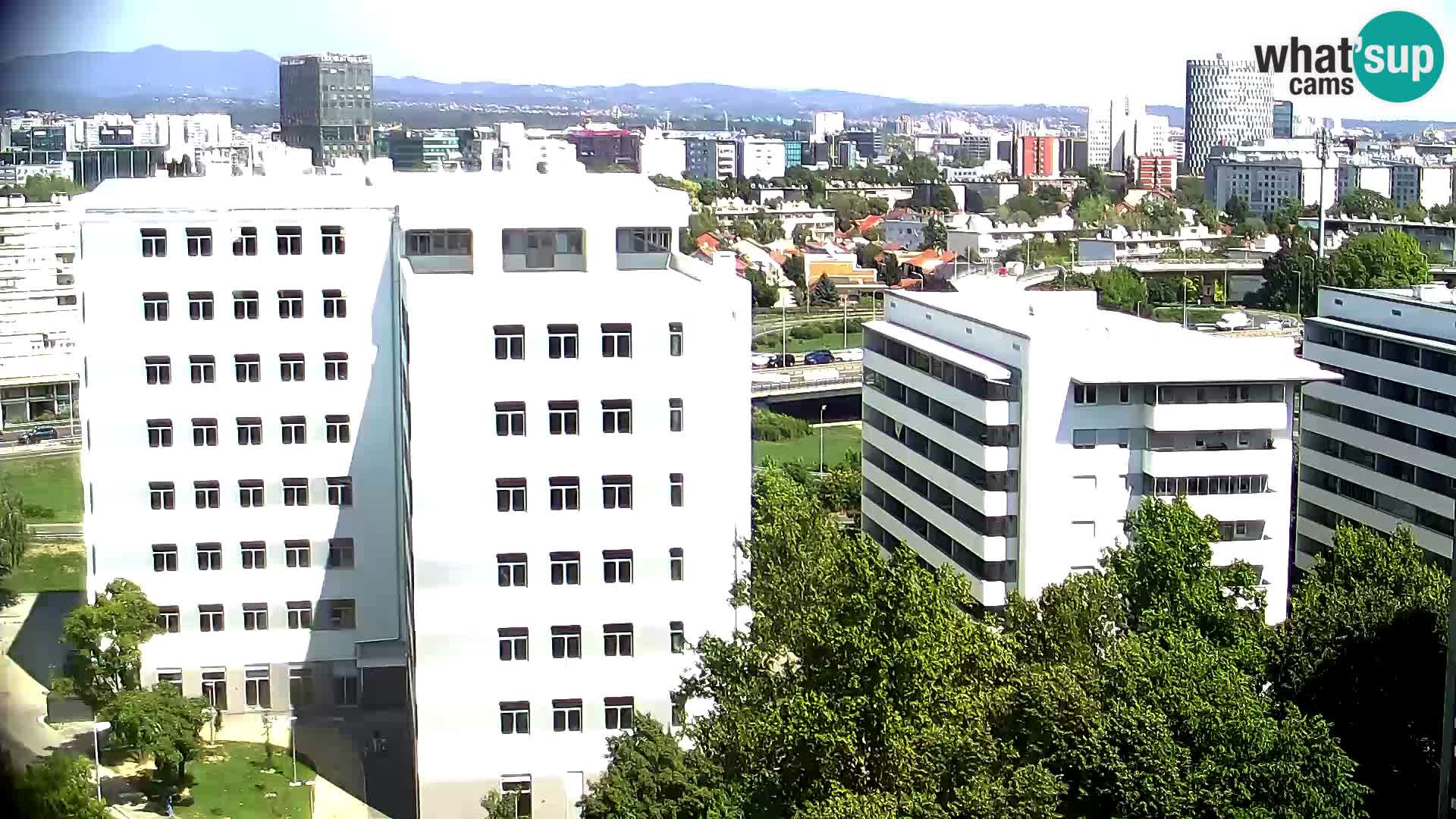 Rond-point en direct traversant les avenues Slavonska et Marin Držić à Zagreb webcam