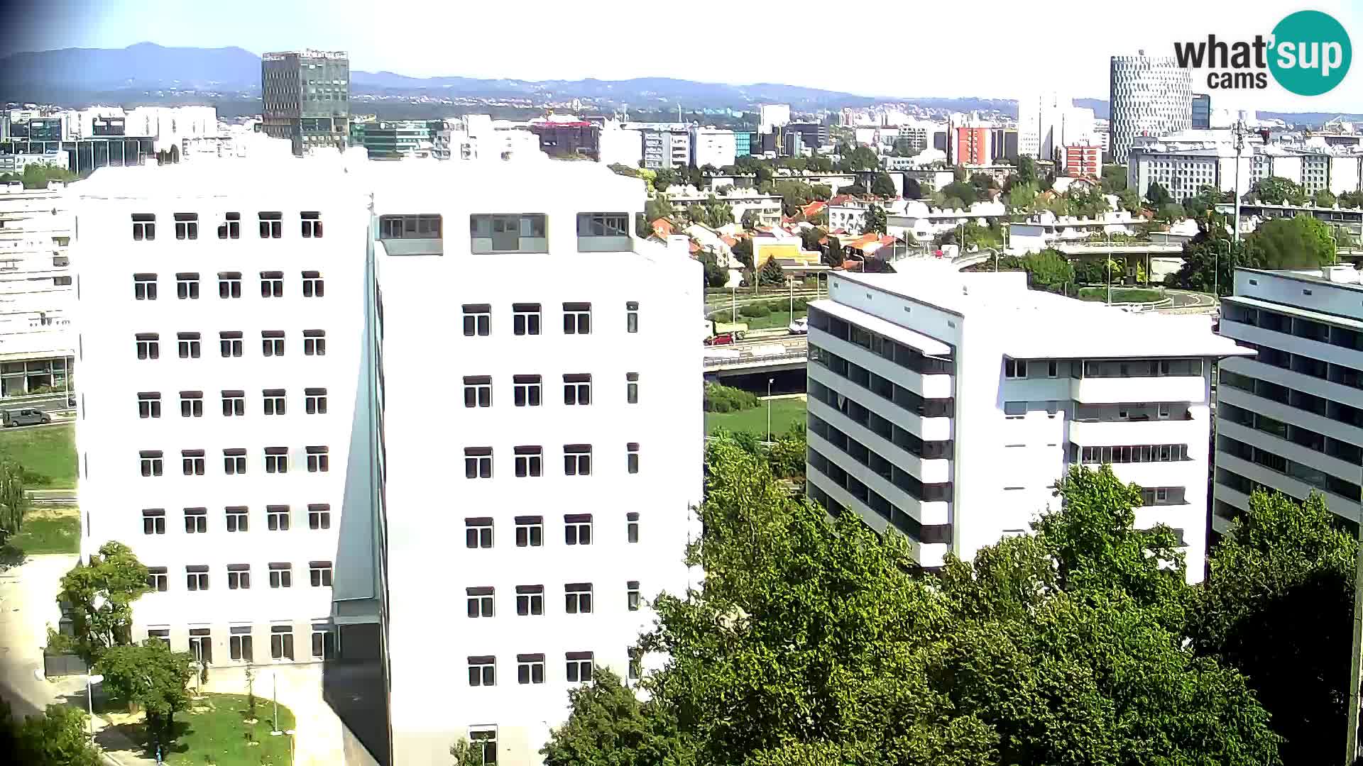 Rond-point en direct traversant les avenues Slavonska et Marin Držić à Zagreb webcam