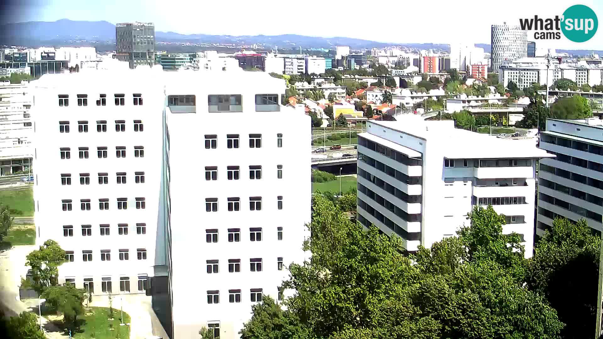 Rond-point en direct traversant les avenues Slavonska et Marin Držić à Zagreb webcam
