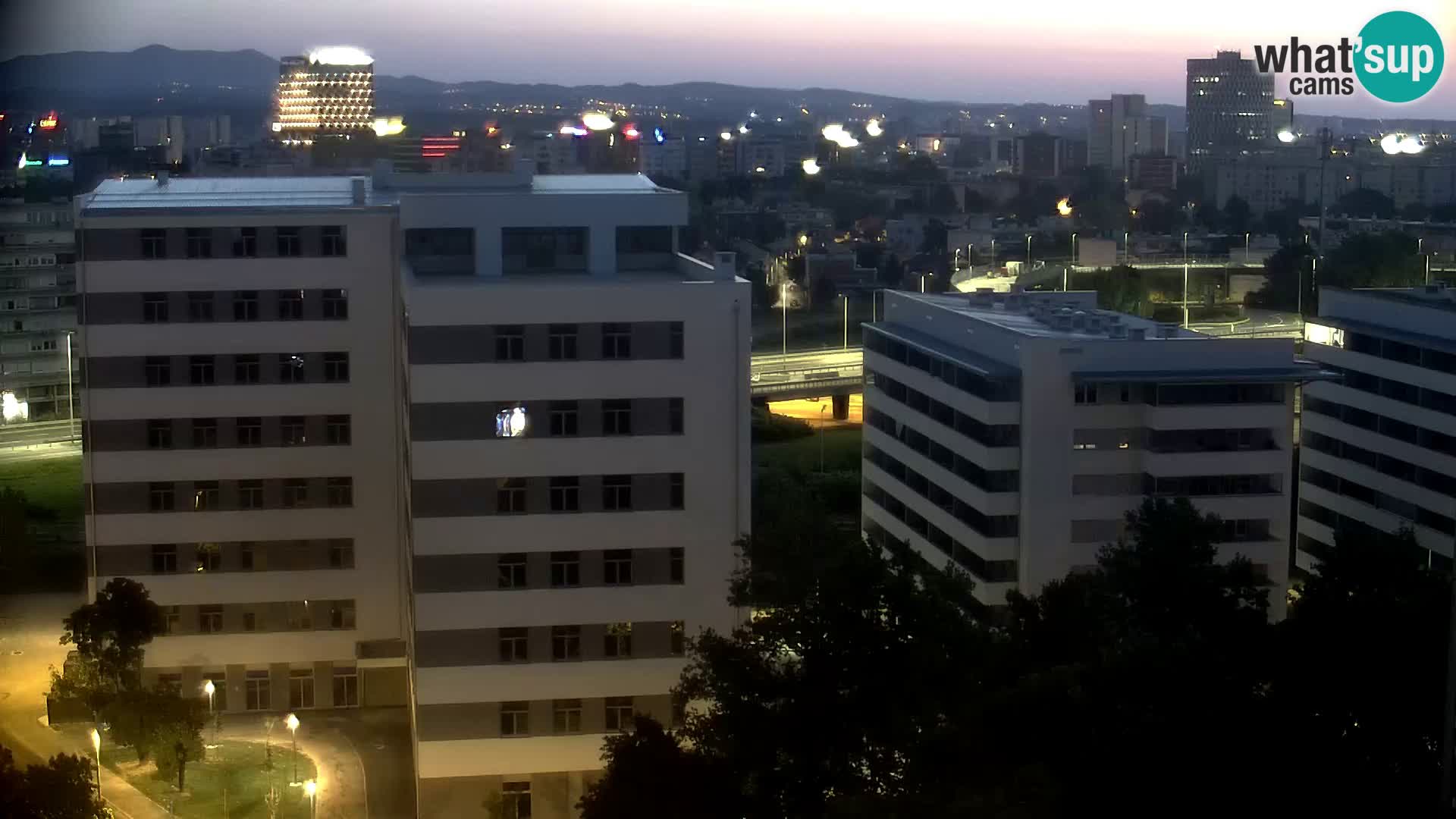 Rond-point en direct traversant les avenues Slavonska et Marin Držić à Zagreb webcam