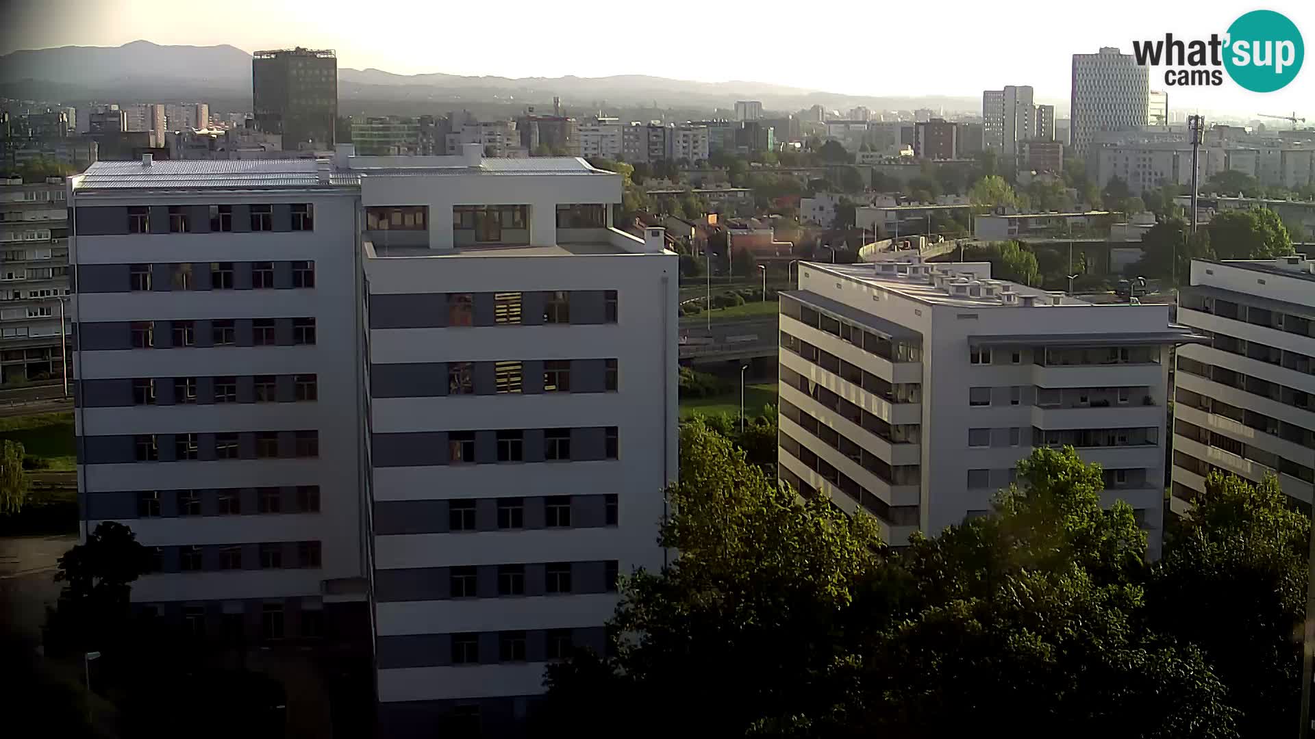 Web kamera Petlja Slavonska – Držićeva  – Zagreb Live