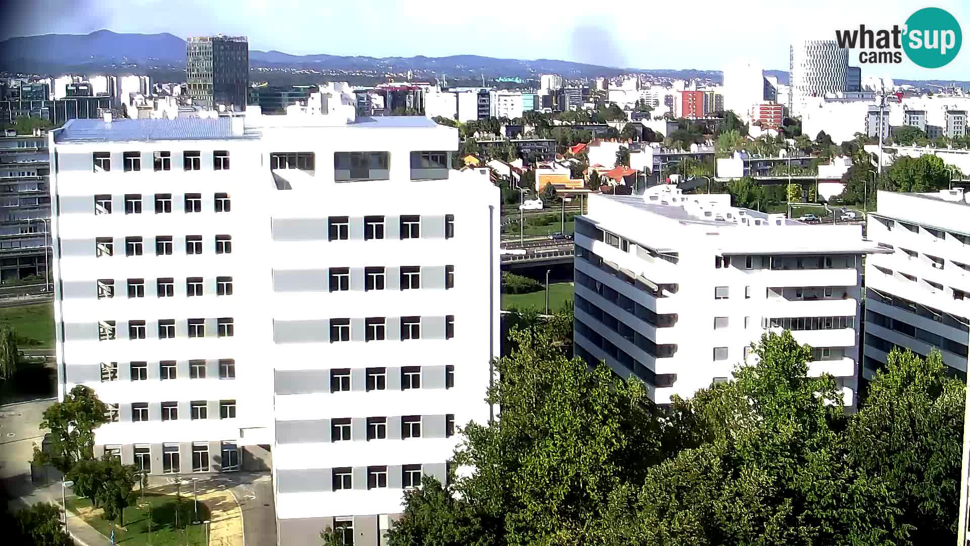 Web kamera Petlja Slavonska – Držićeva  – Zagreb Live