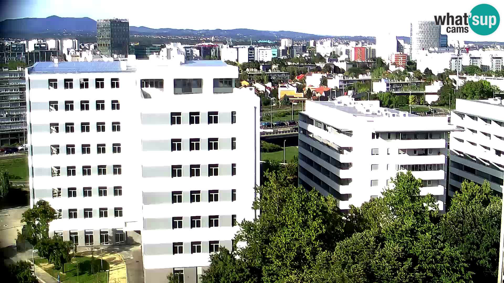 Rond-point en direct traversant les avenues Slavonska et Marin Držić à Zagreb webcam