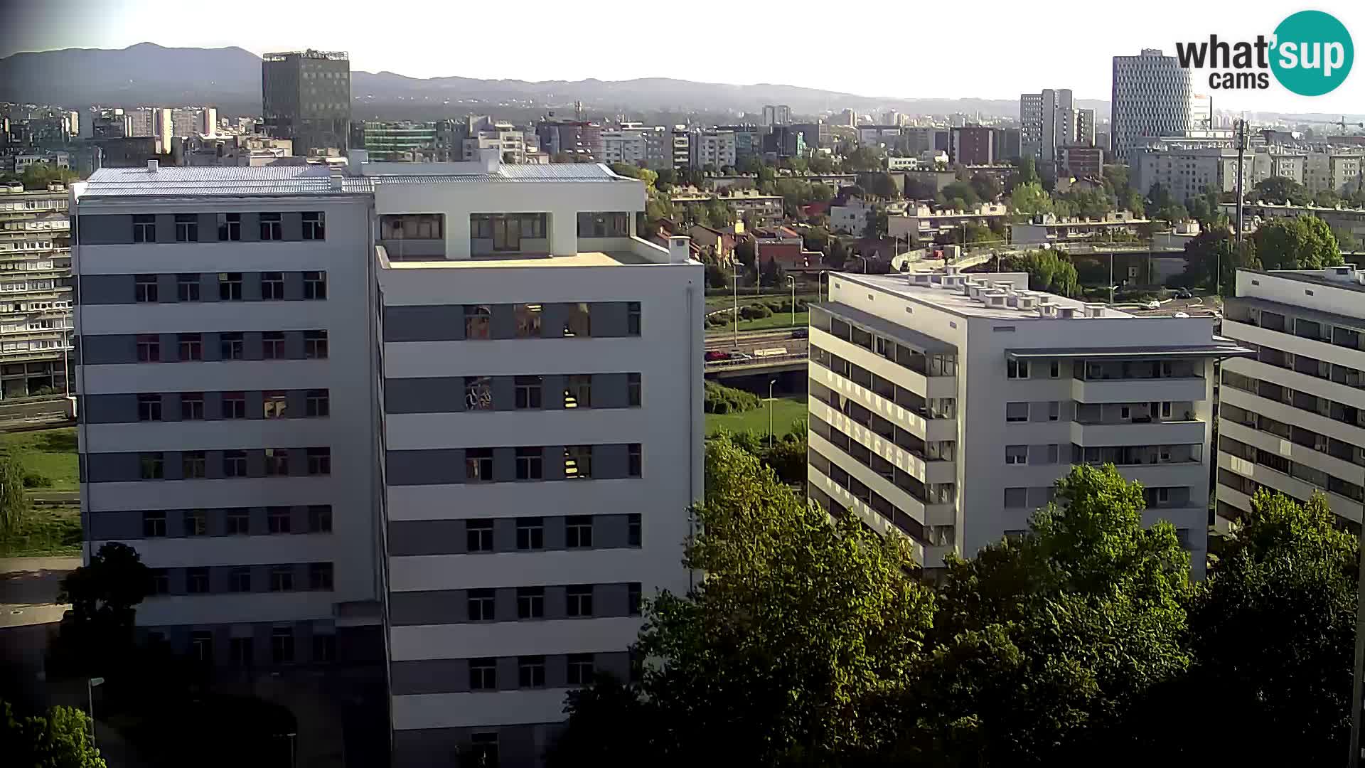 Rond-point en direct traversant les avenues Slavonska et Marin Držić à Zagreb webcam