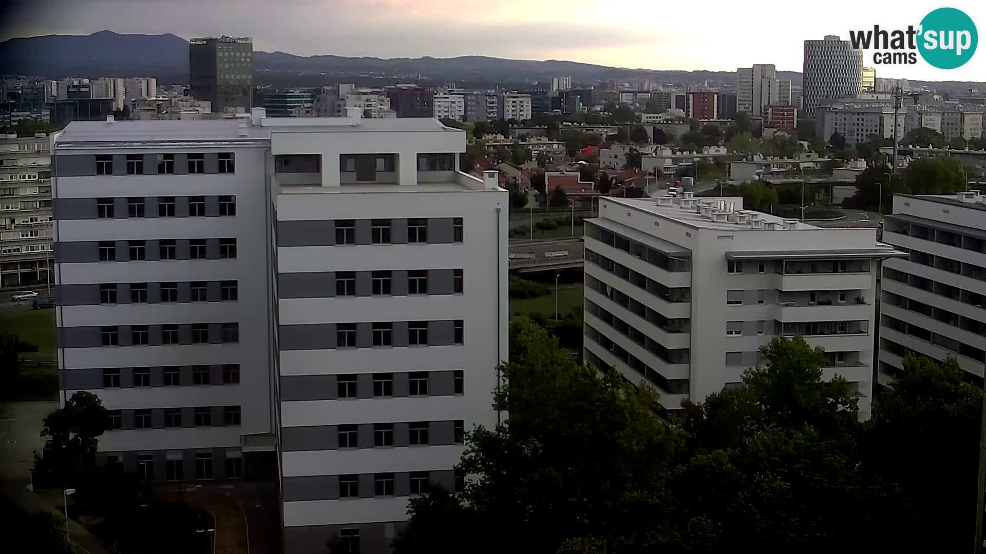 Rond-point en direct traversant les avenues Slavonska et Marin Držić à Zagreb webcam