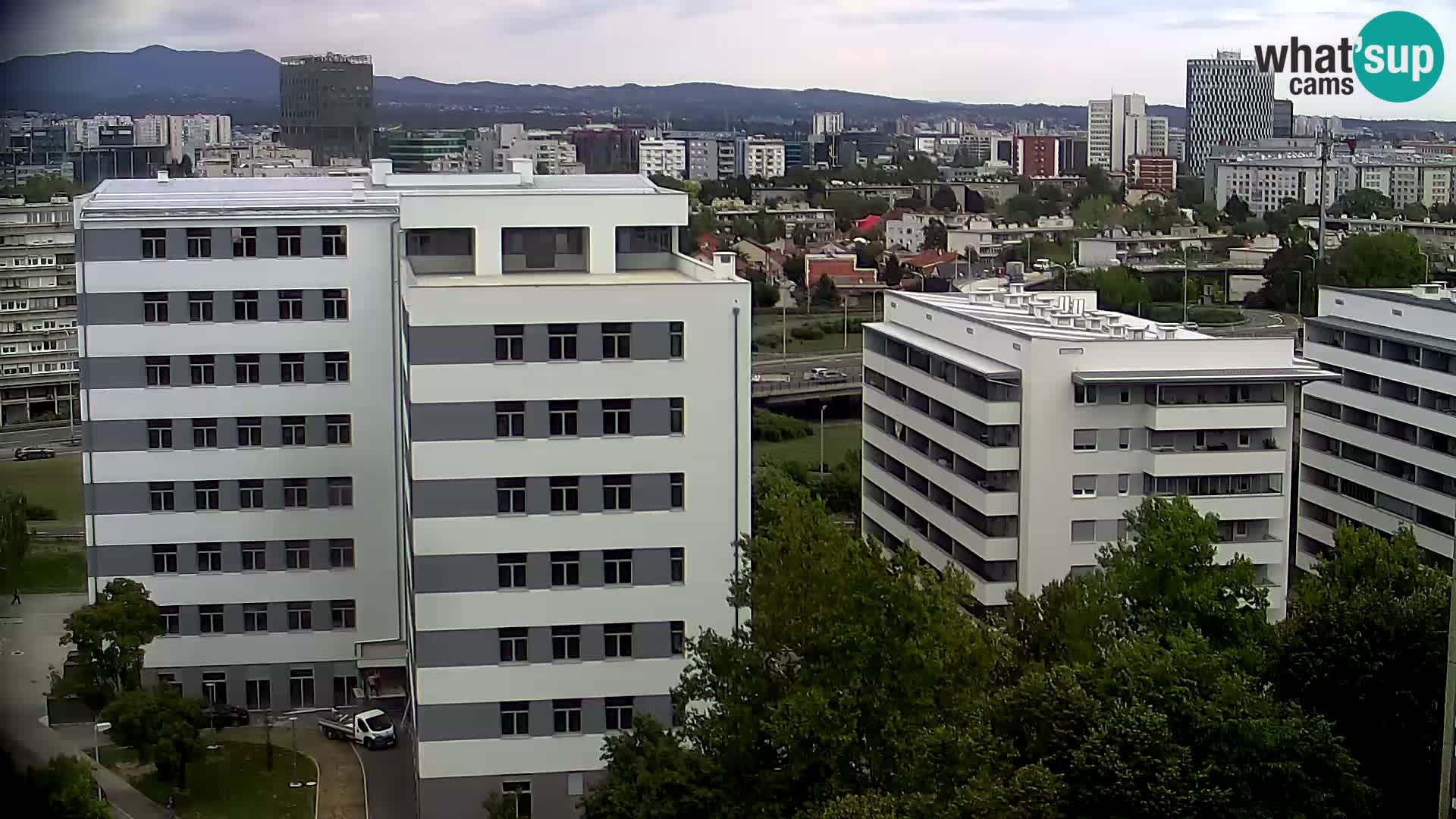 Rond-point en direct traversant les avenues Slavonska et Marin Držić à Zagreb webcam