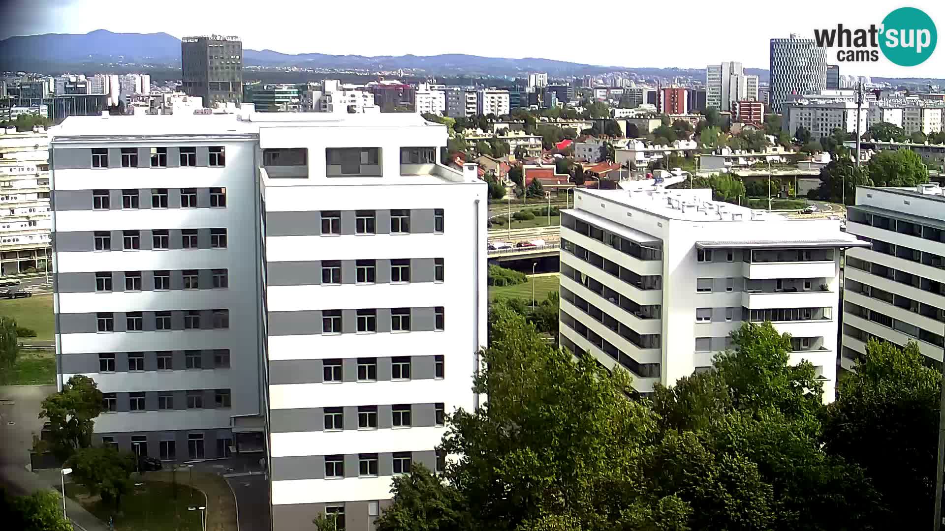 Rond-point en direct traversant les avenues Slavonska et Marin Držić à Zagreb webcam