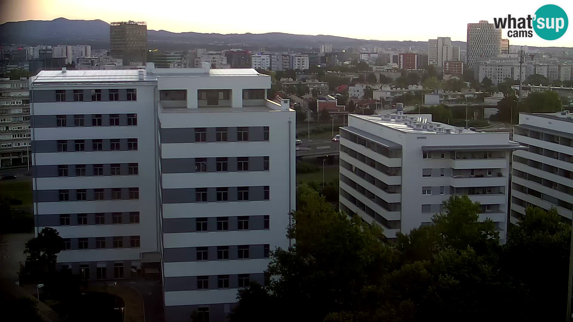 Web kamera Petlja Slavonska – Držićeva  – Zagreb Live