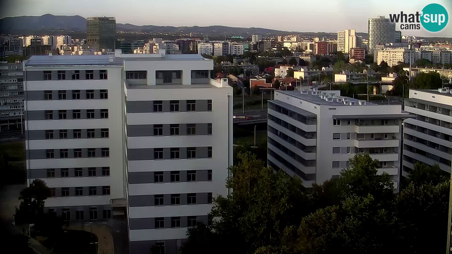 Rond-point en direct traversant les avenues Slavonska et Marin Držić à Zagreb webcam