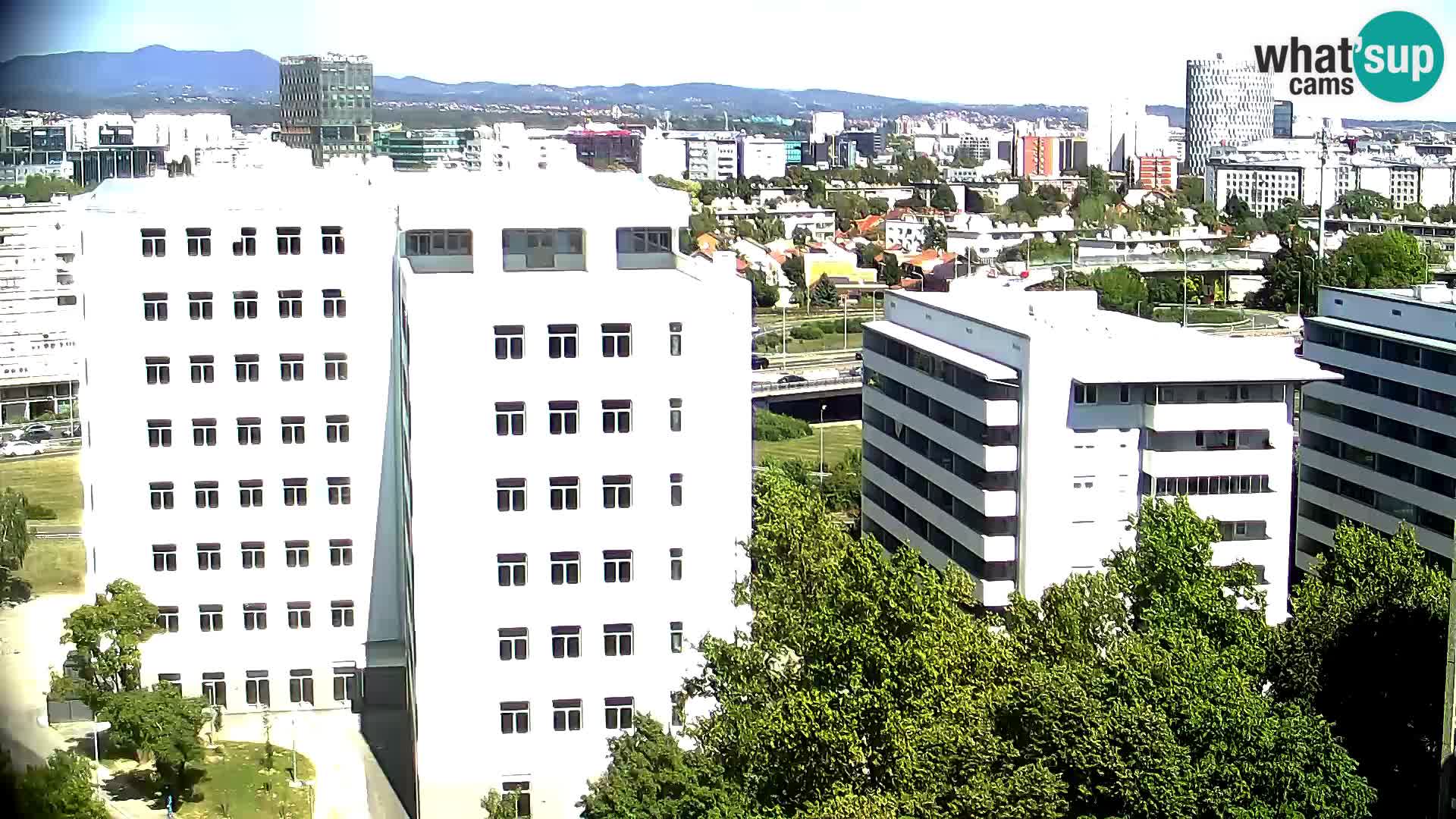 Rond-point en direct traversant les avenues Slavonska et Marin Držić à Zagreb webcam