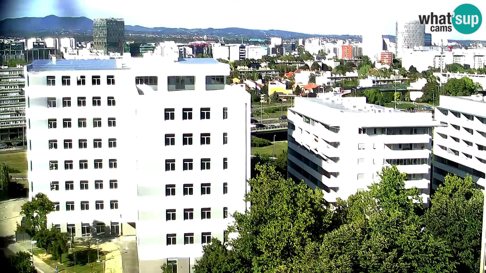 Rond-point en direct traversant les avenues Slavonska et Marin Držić à Zagreb webcam