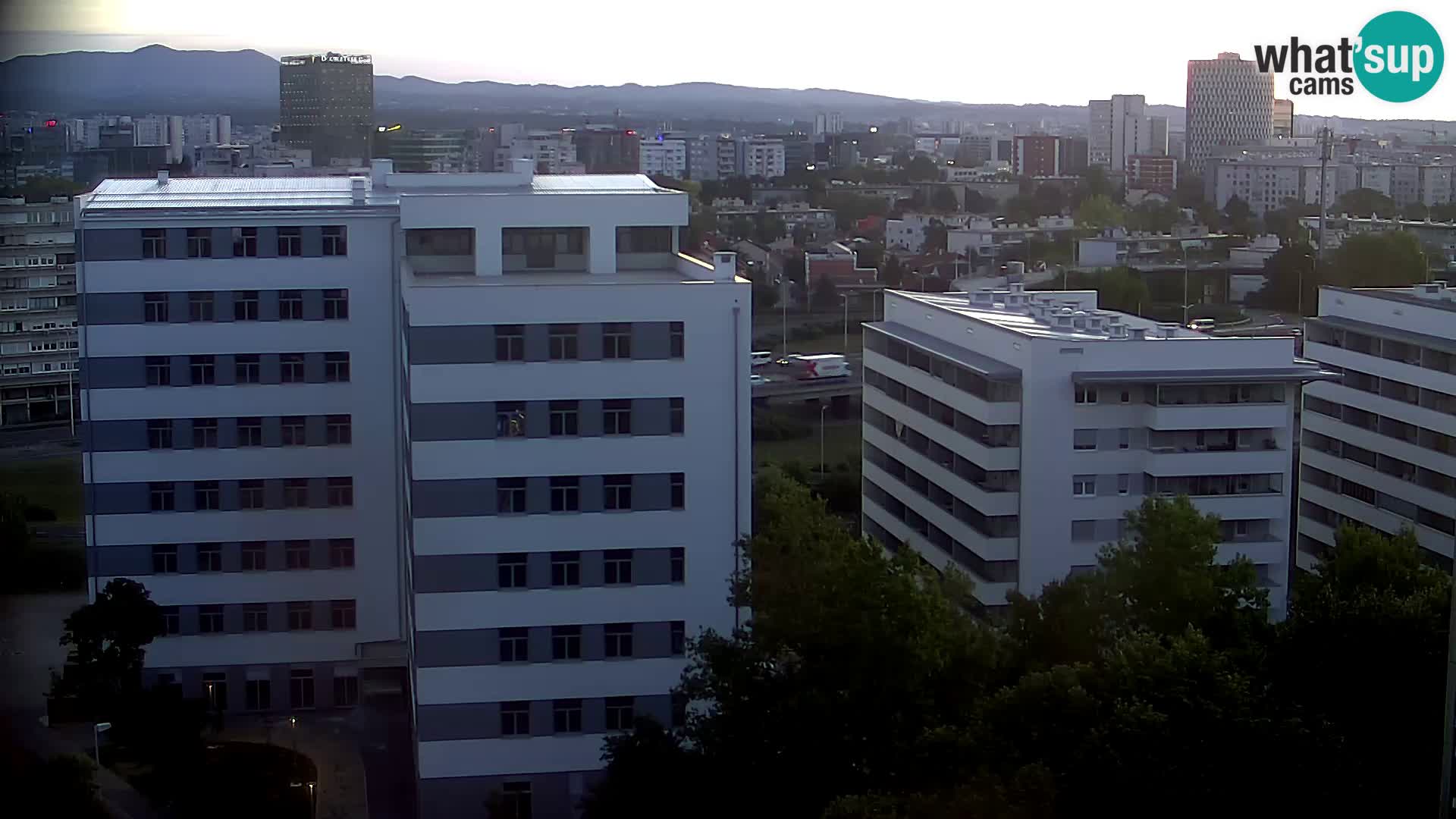Live-Kreisverkehr Slavonska und Marin Držić Avenue zur Zagreb Webcam