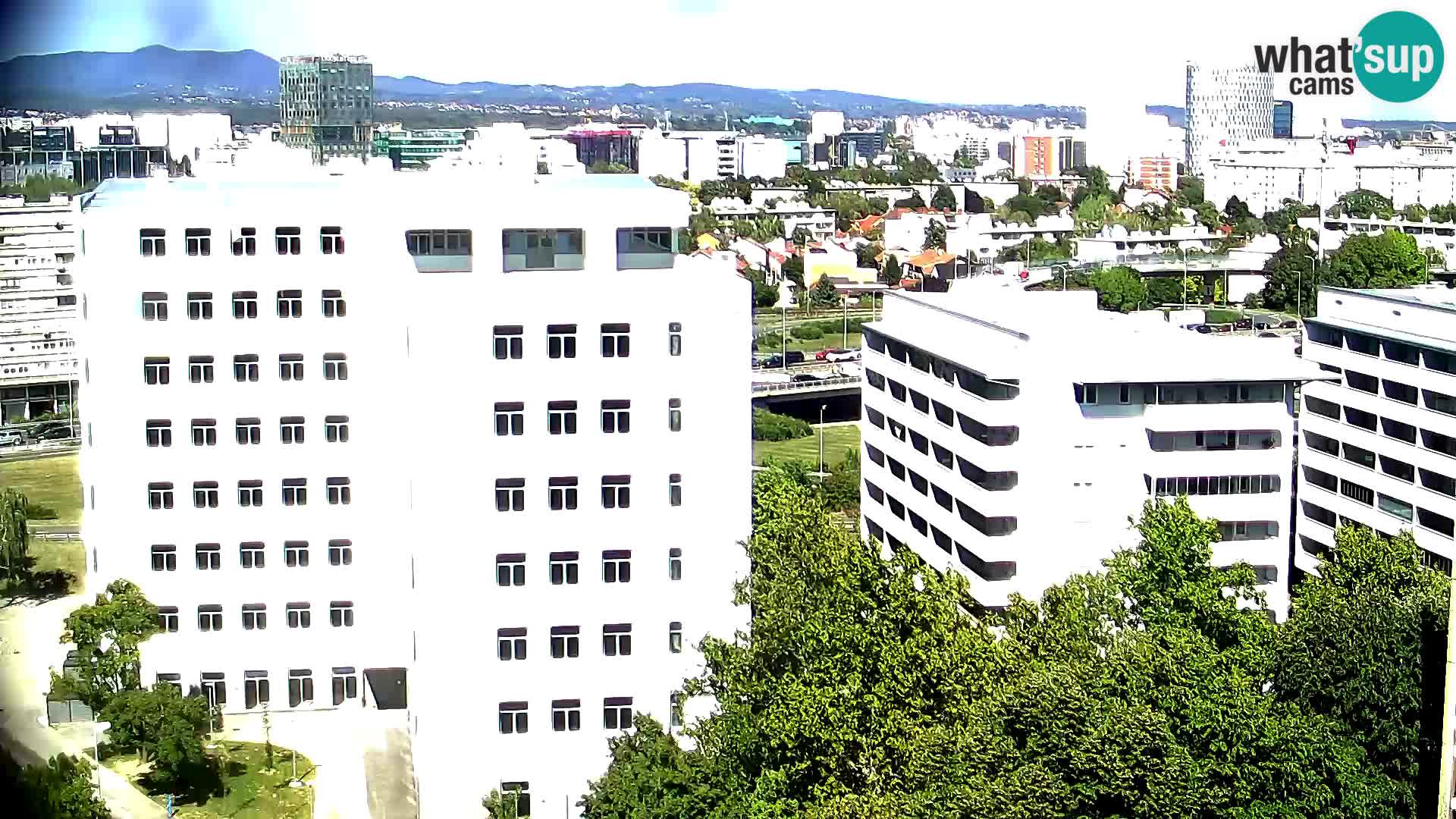Rond-point en direct traversant les avenues Slavonska et Marin Držić à Zagreb webcam