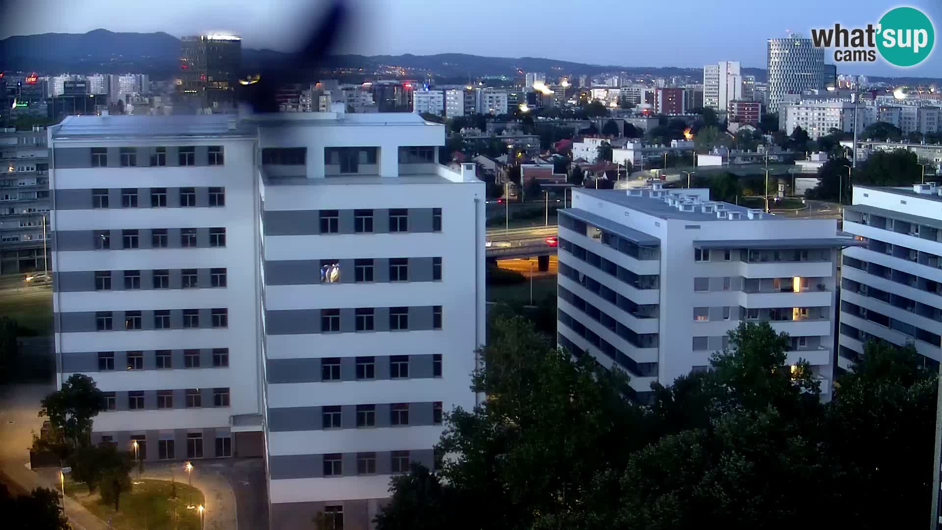 Rond-point en direct traversant les avenues Slavonska et Marin Držić à Zagreb webcam