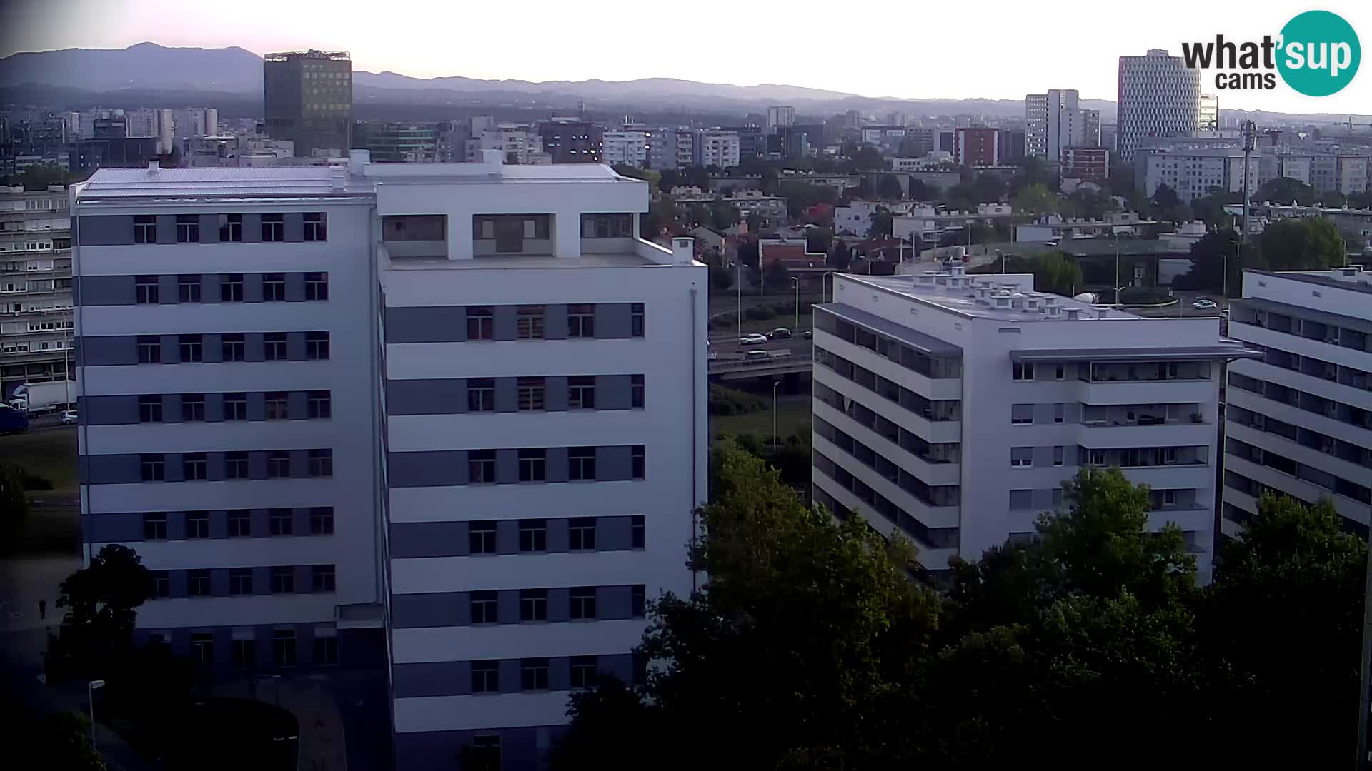 Live-Kreisverkehr Slavonska und Marin Držić Avenue zur Zagreb Webcam