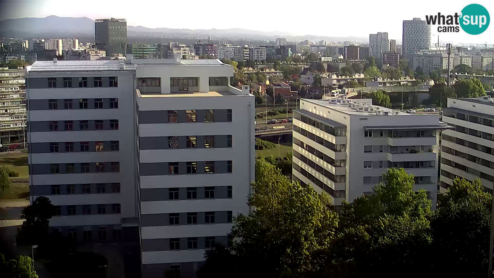 Web kamera Petlja Slavonska – Držićeva  – Zagreb Live