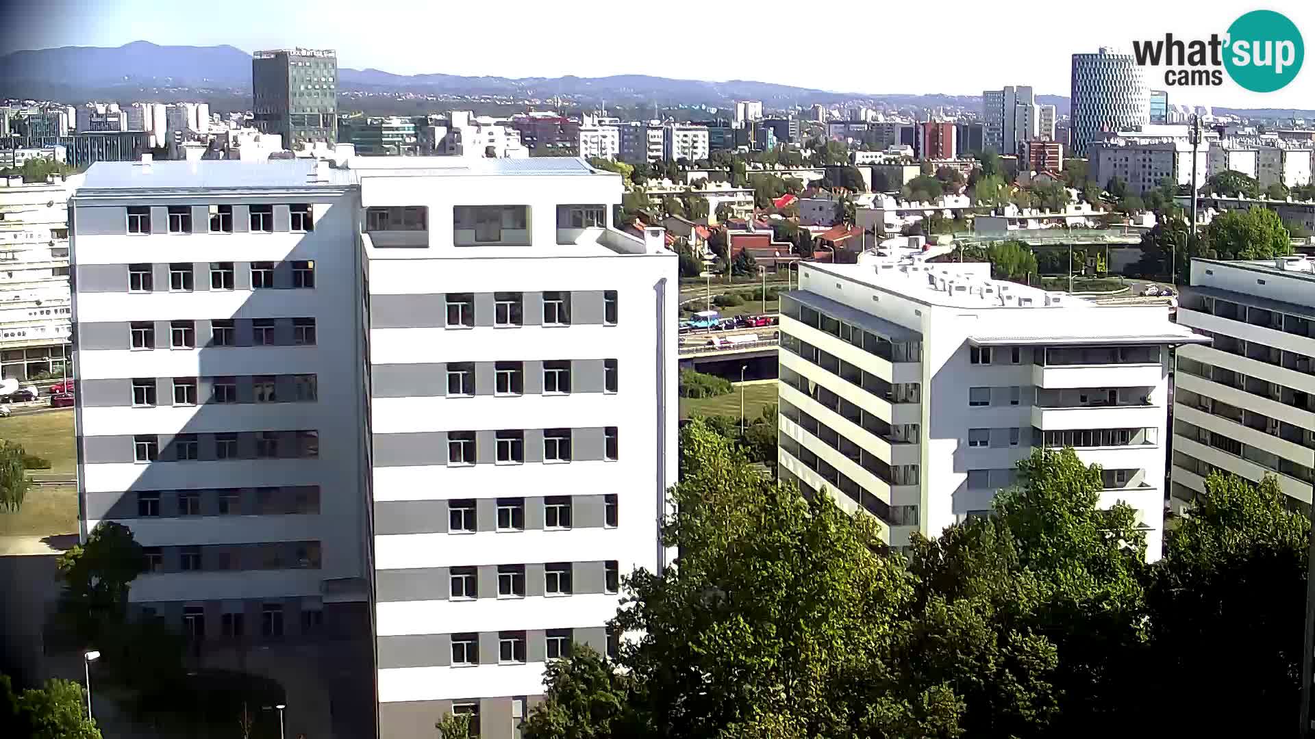 Rond-point en direct traversant les avenues Slavonska et Marin Držić à Zagreb webcam