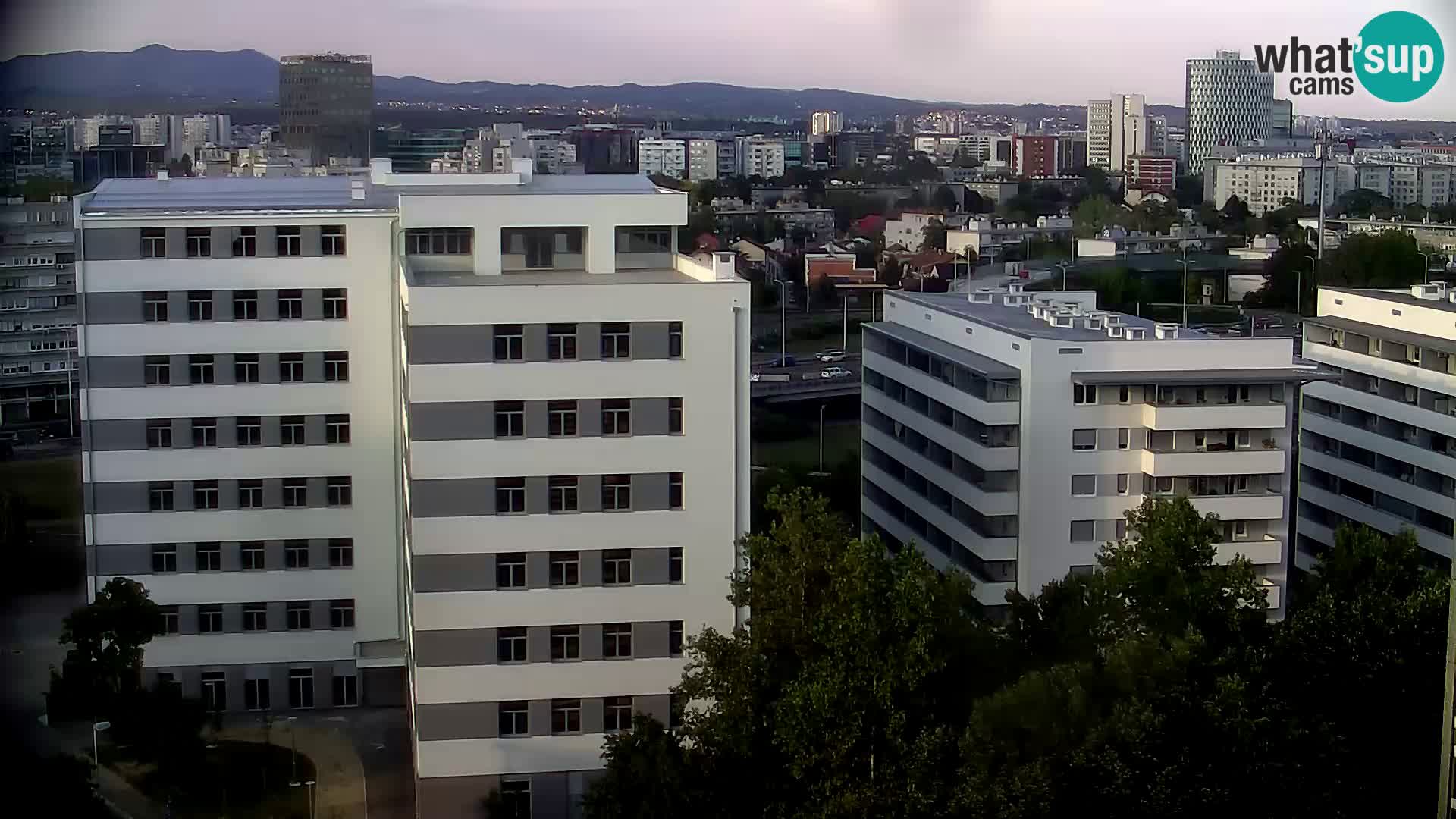 Rond-point en direct traversant les avenues Slavonska et Marin Držić à Zagreb webcam