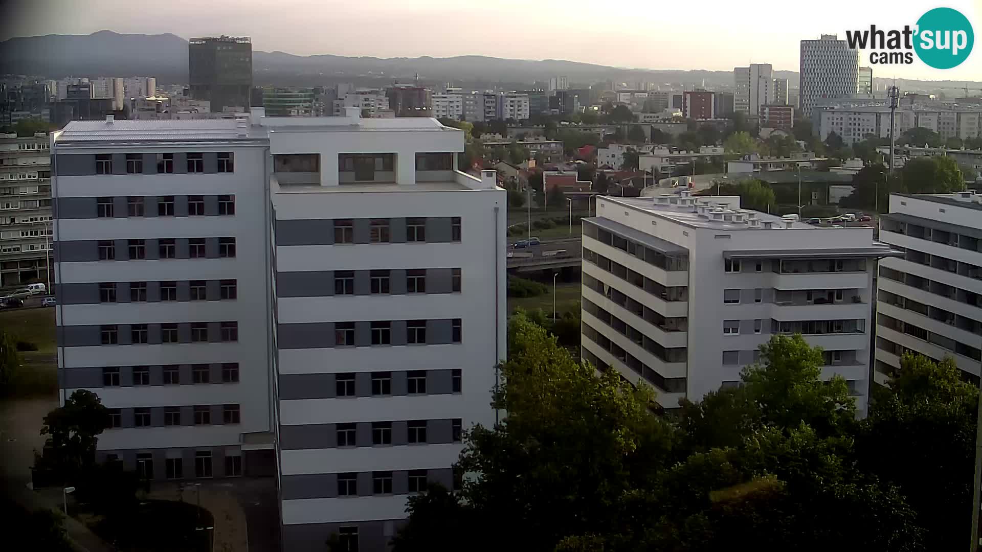Rond-point en direct traversant les avenues Slavonska et Marin Držić à Zagreb webcam