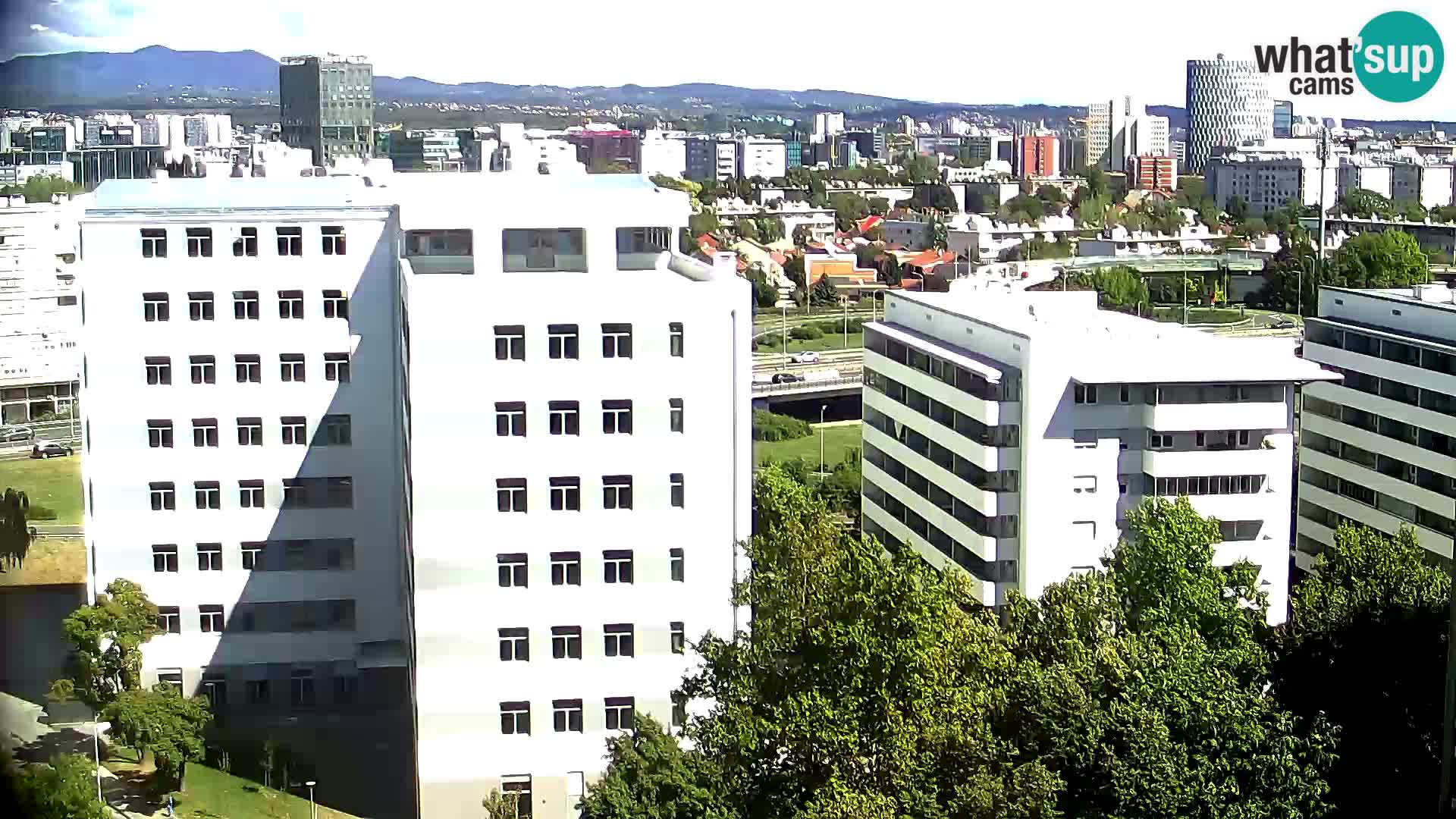Web kamera Petlja Slavonska – Držićeva  – Zagreb Live