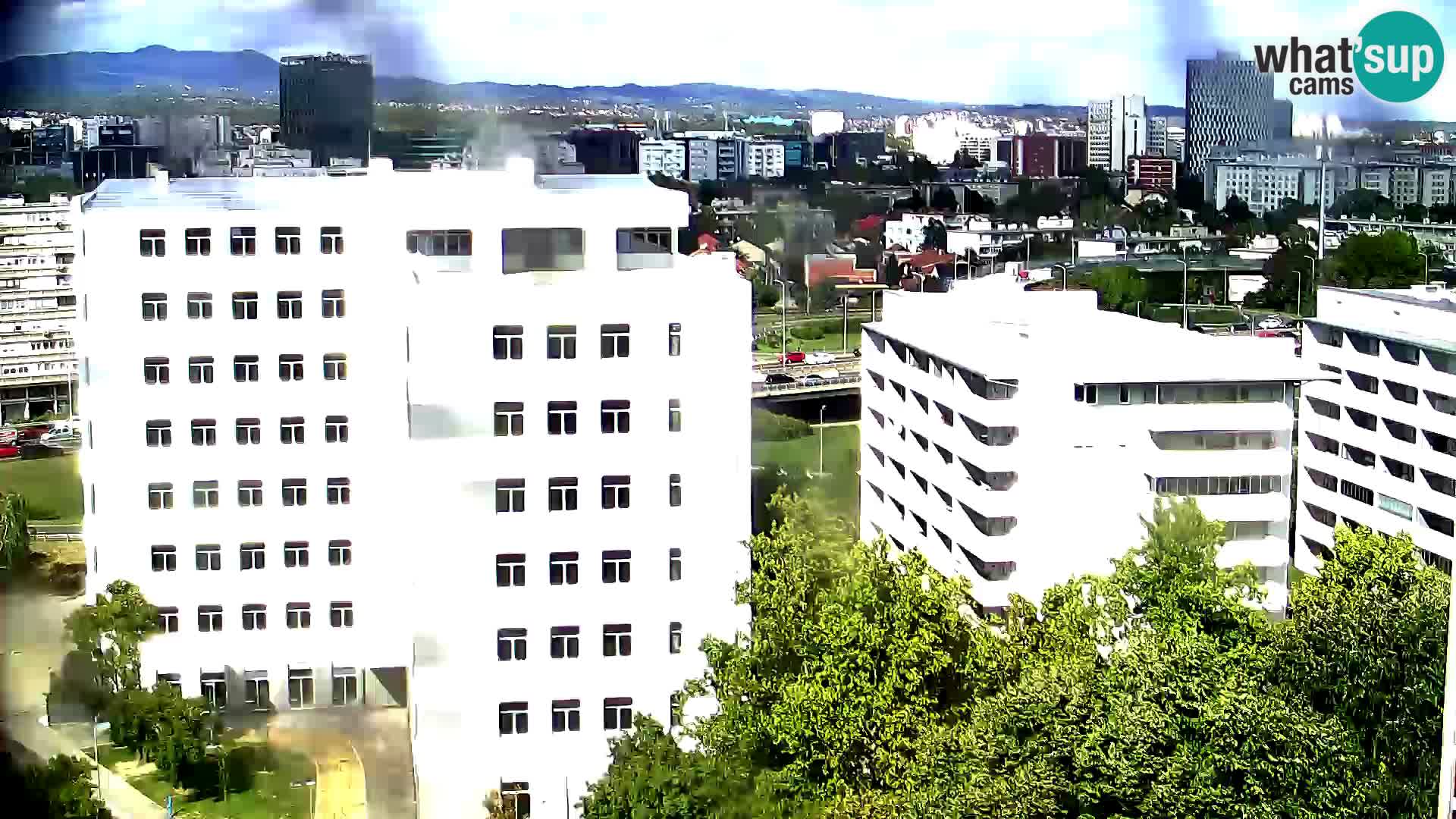 Web kamera Petlja Slavonska – Držićeva  – Zagreb Live
