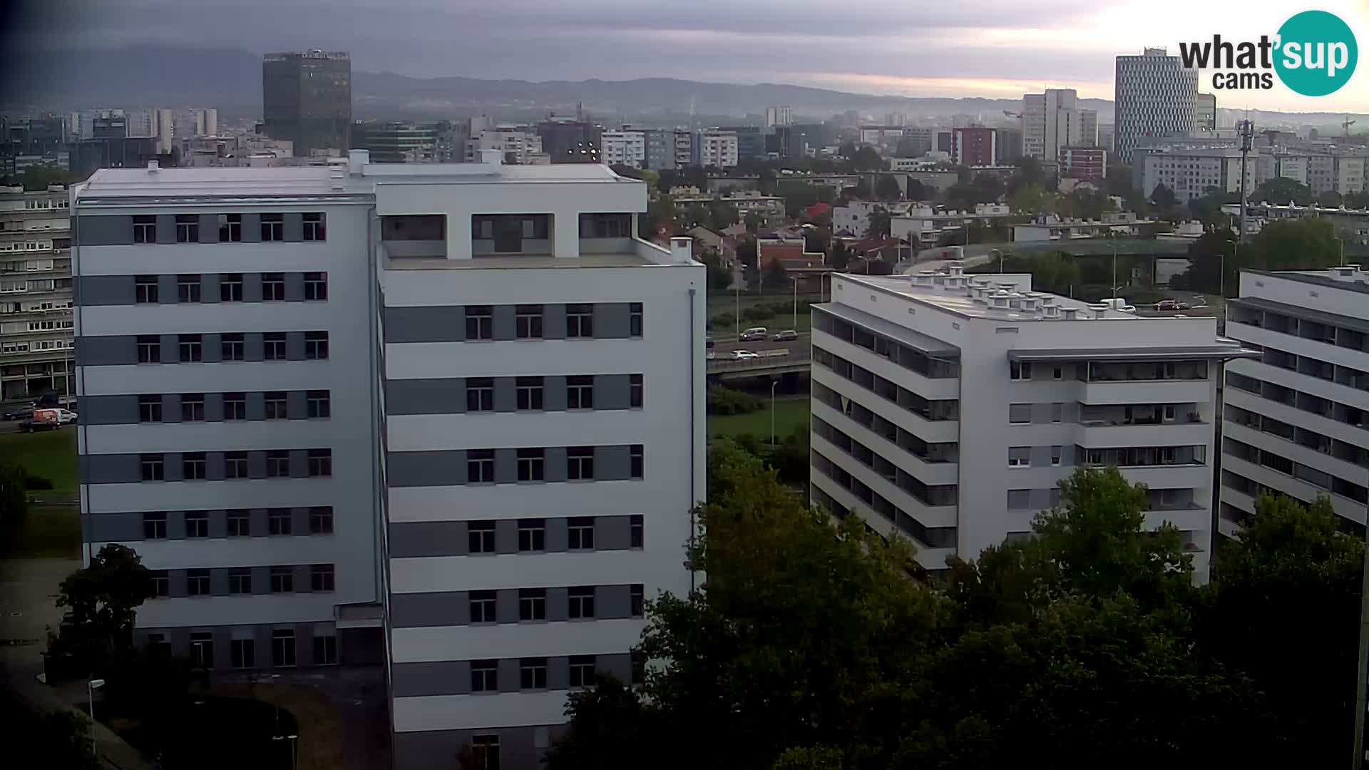 Live-Kreisverkehr Slavonska und Marin Držić Avenue zur Zagreb Webcam