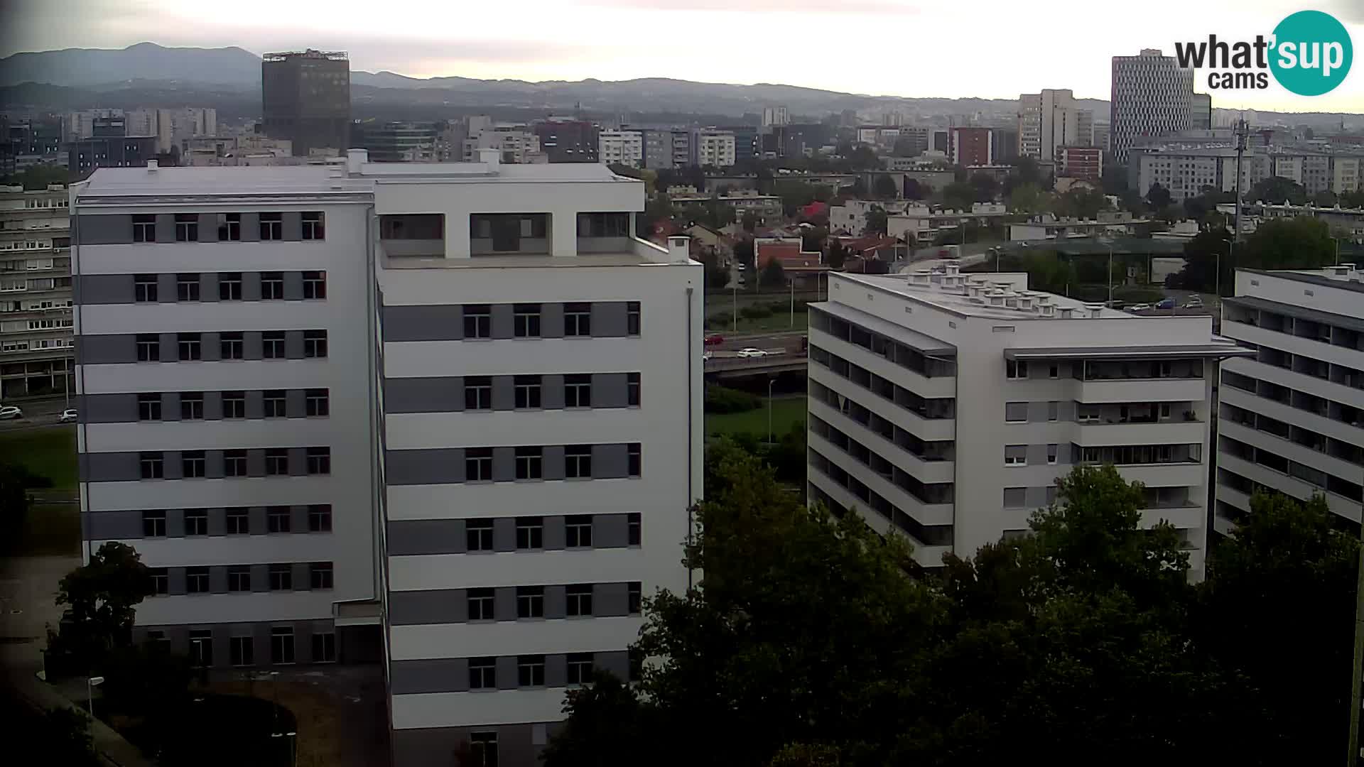 Live-Kreisverkehr Slavonska und Marin Držić Avenue zur Zagreb Webcam