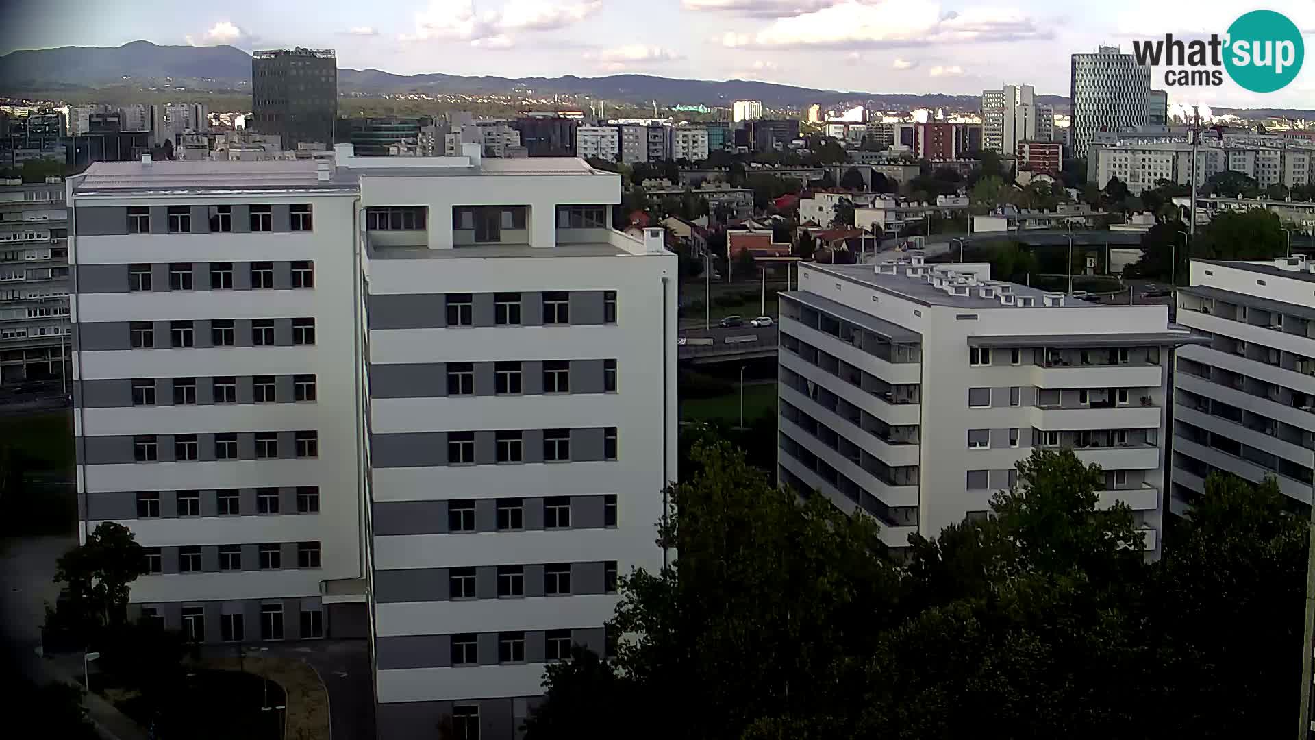 Rond-point en direct traversant les avenues Slavonska et Marin Držić à Zagreb webcam